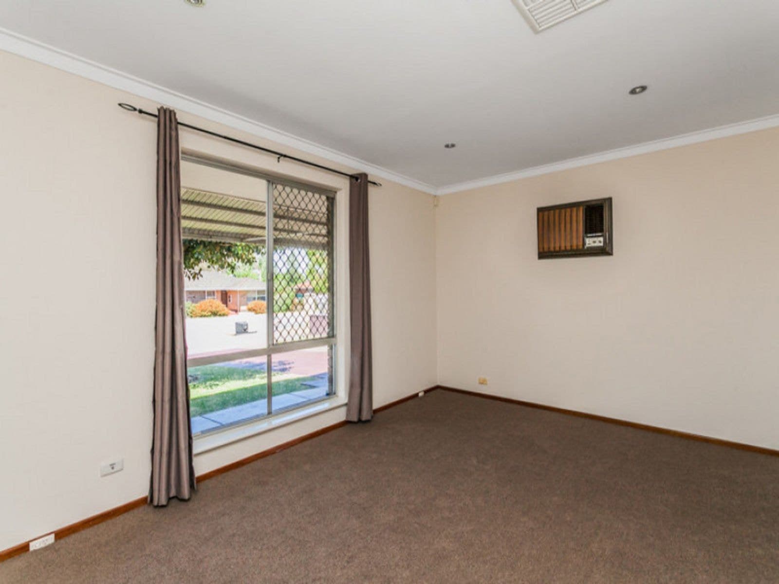 16 Stephen Street, Queens Park WA 6107, Queens Park - Thumbnail 7
