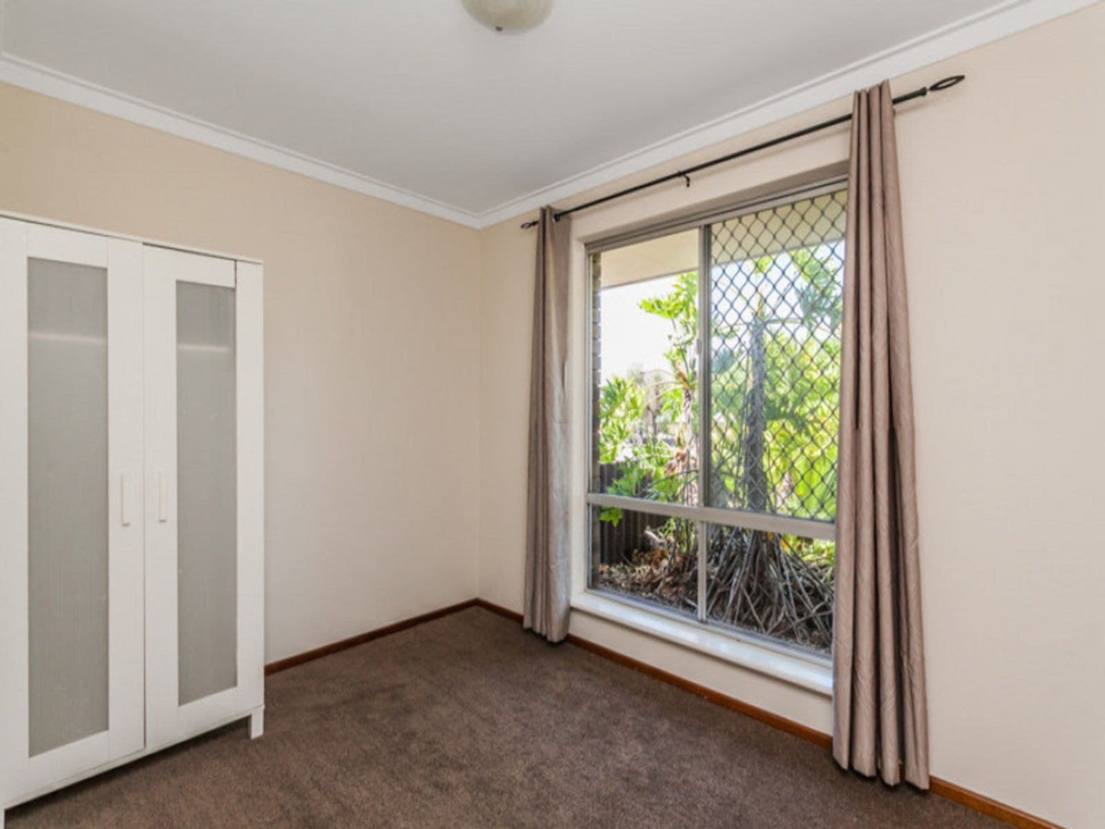 16 Stephen Street, Queens Park WA 6107, Queens Park - Thumbnail 8