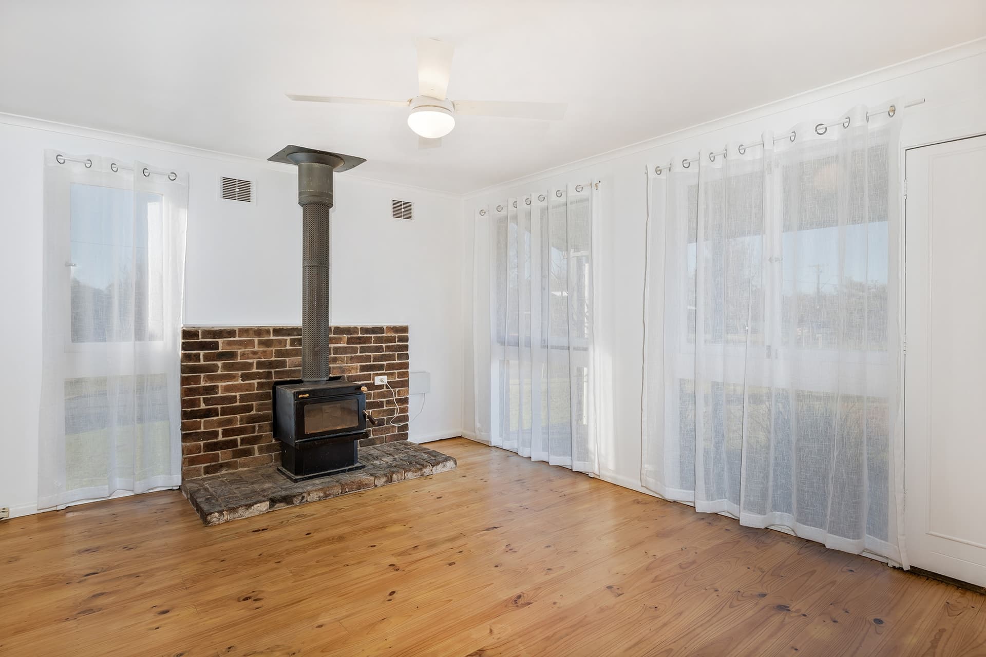 23 Bundarra Crescent, Orange, Orange - Thumbnail 2