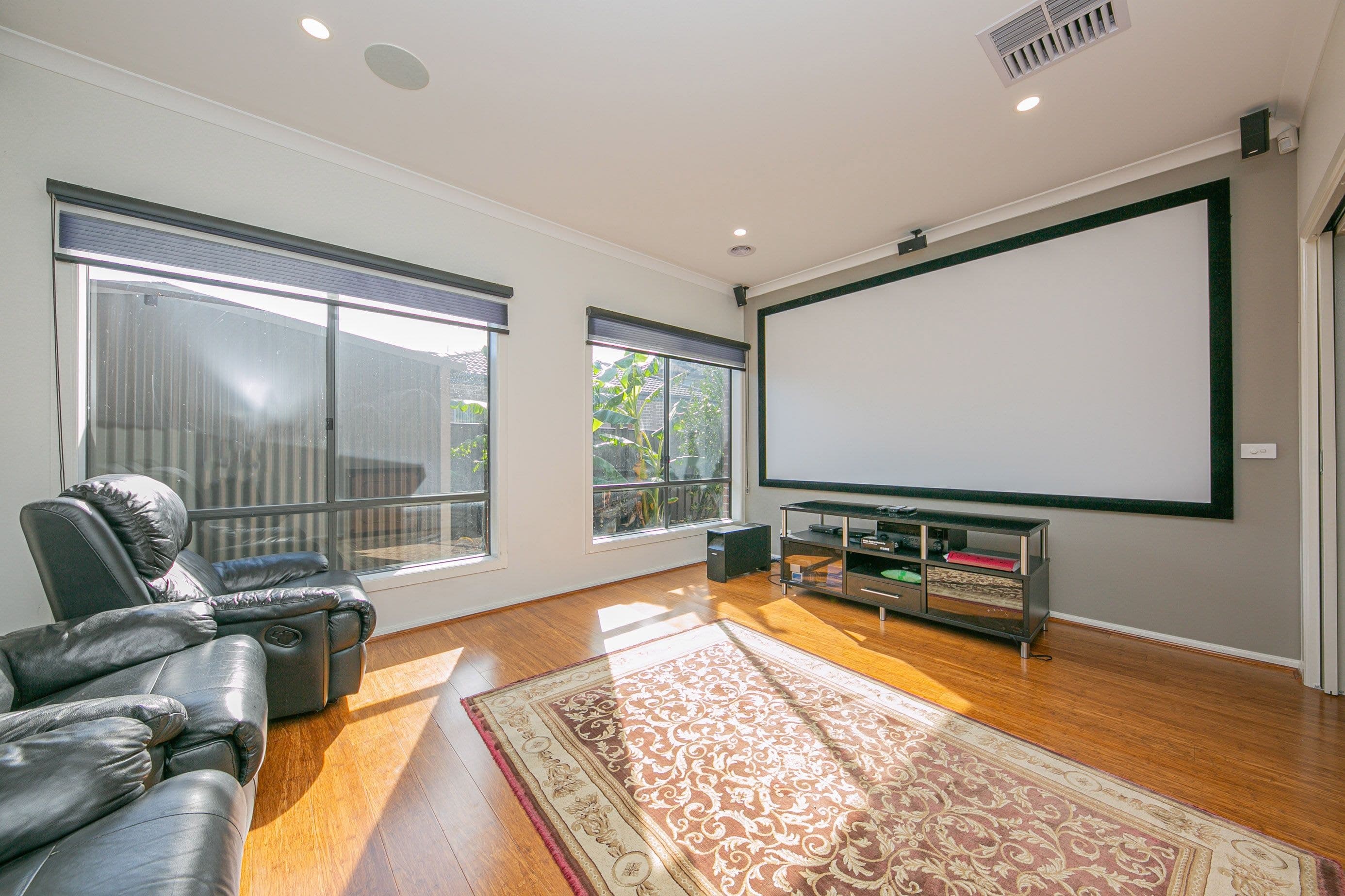 5 Hollingrove Avenue, Clyde North VIC 3978, Clyde North - Thumbnail 5