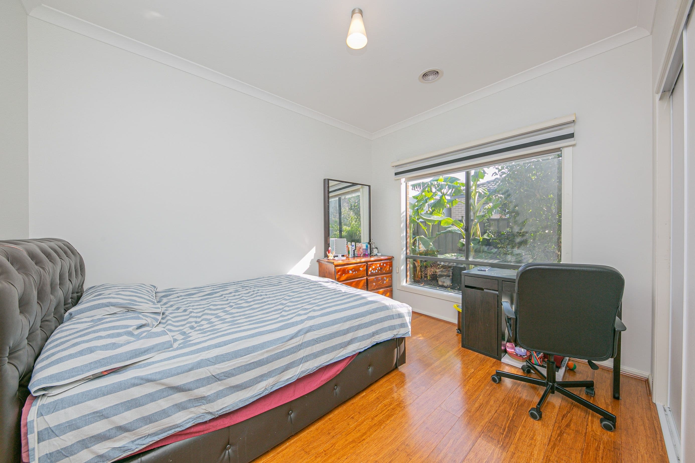 5 Hollingrove Avenue, Clyde North VIC 3978, Clyde North - Thumbnail 8