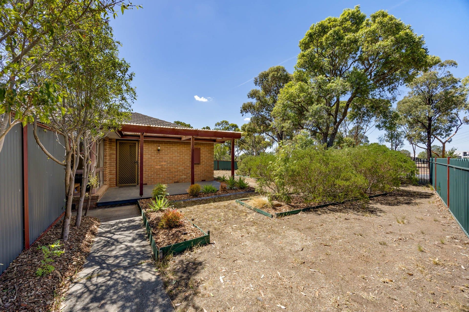 382 Elizabeth Dr, Sunbury - Thumbnail 2