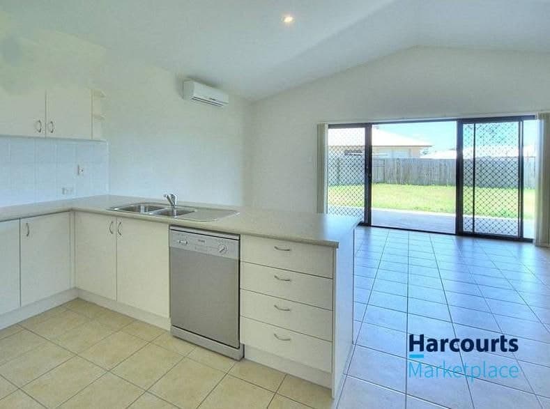 4 Ambrose Drive, AUGUSTINE HEIGHTS, QLD 4300, Augustine Heights - Thumbnail 3