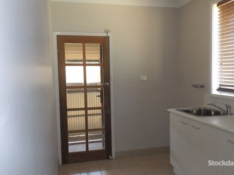 10 Whitehead Street, Corowa, Corowa - Thumbnail 5