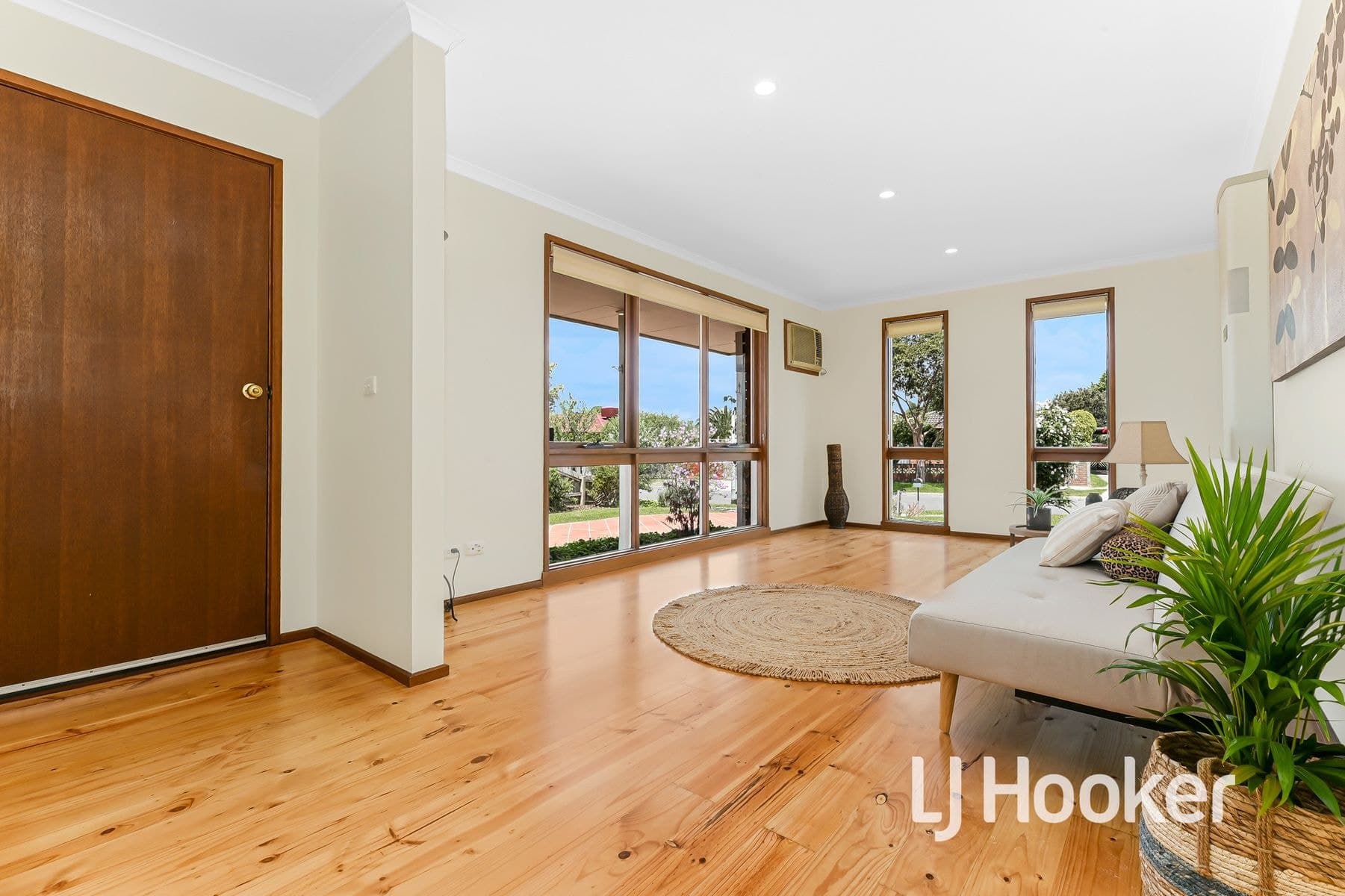 2 Franleigh Drive, Narre Warren VIC 3805, Narre Warren - Thumbnail 2