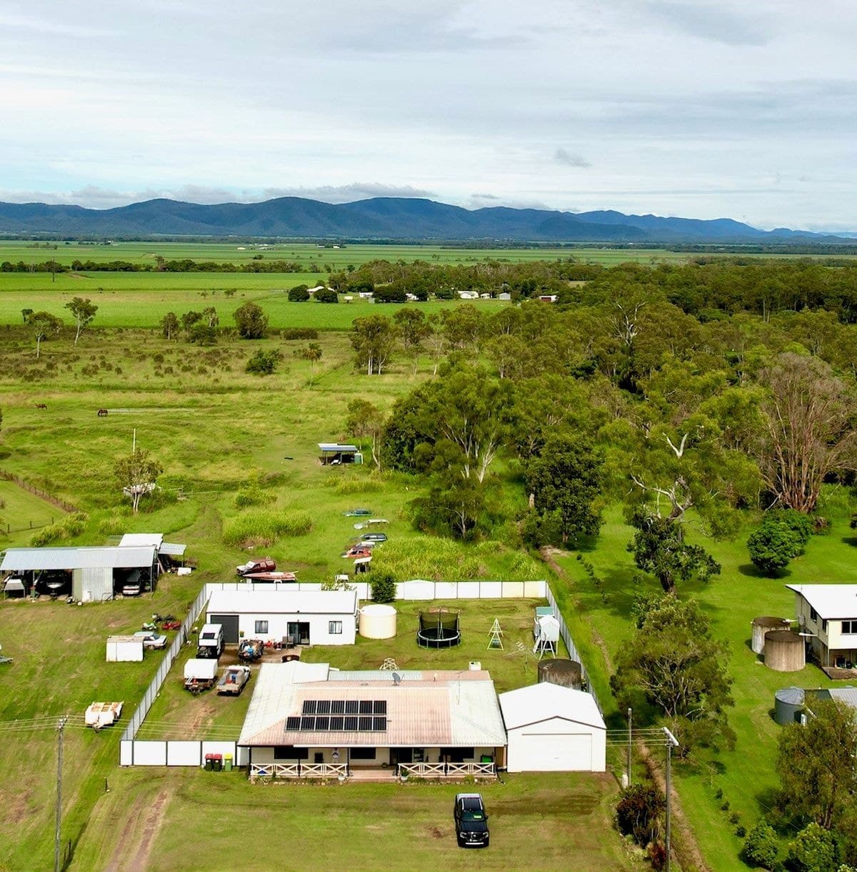 8 Huntly Road, Sarina, QLD 4737, Sarina - Thumbnail 2