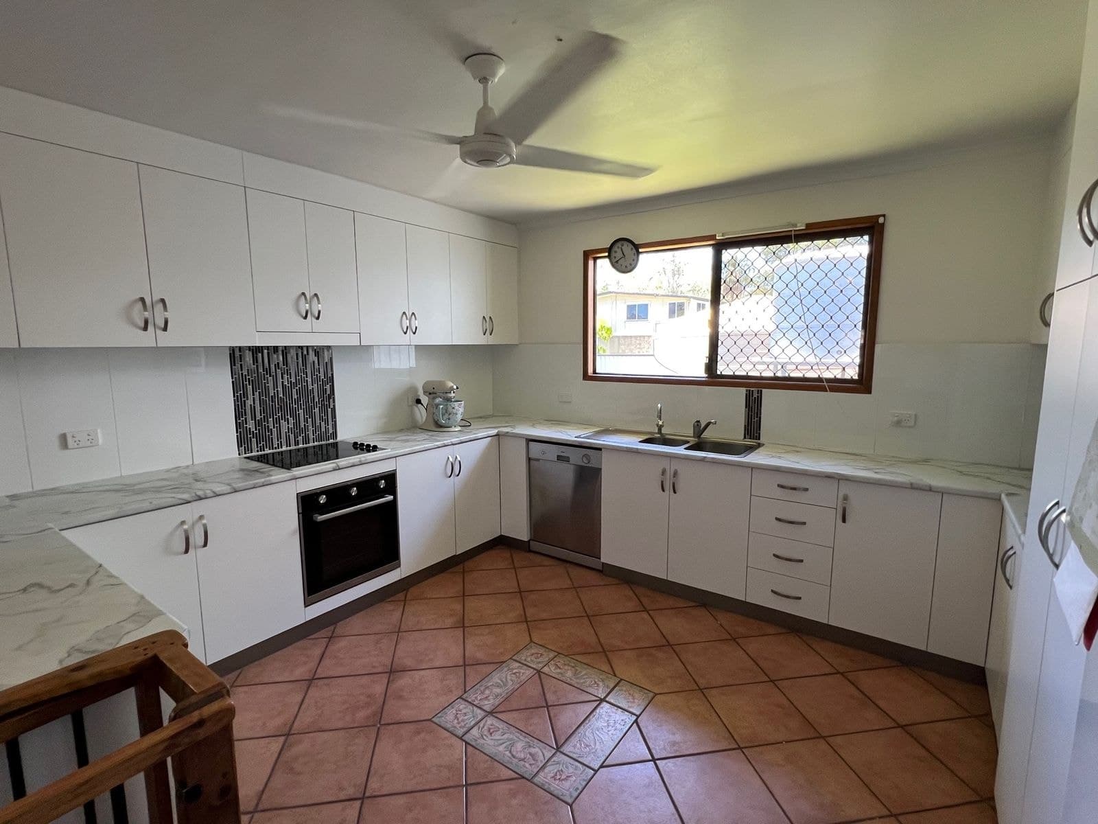 8 Huntly Road, Sarina, QLD 4737, Sarina - Thumbnail 5