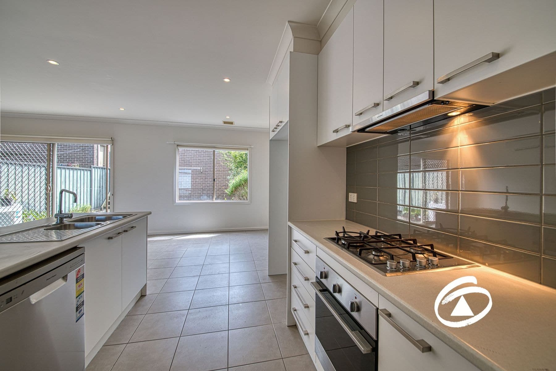 67 Atlantic Drive, Pakenham VIC 3810, Pakenham - Thumbnail 3