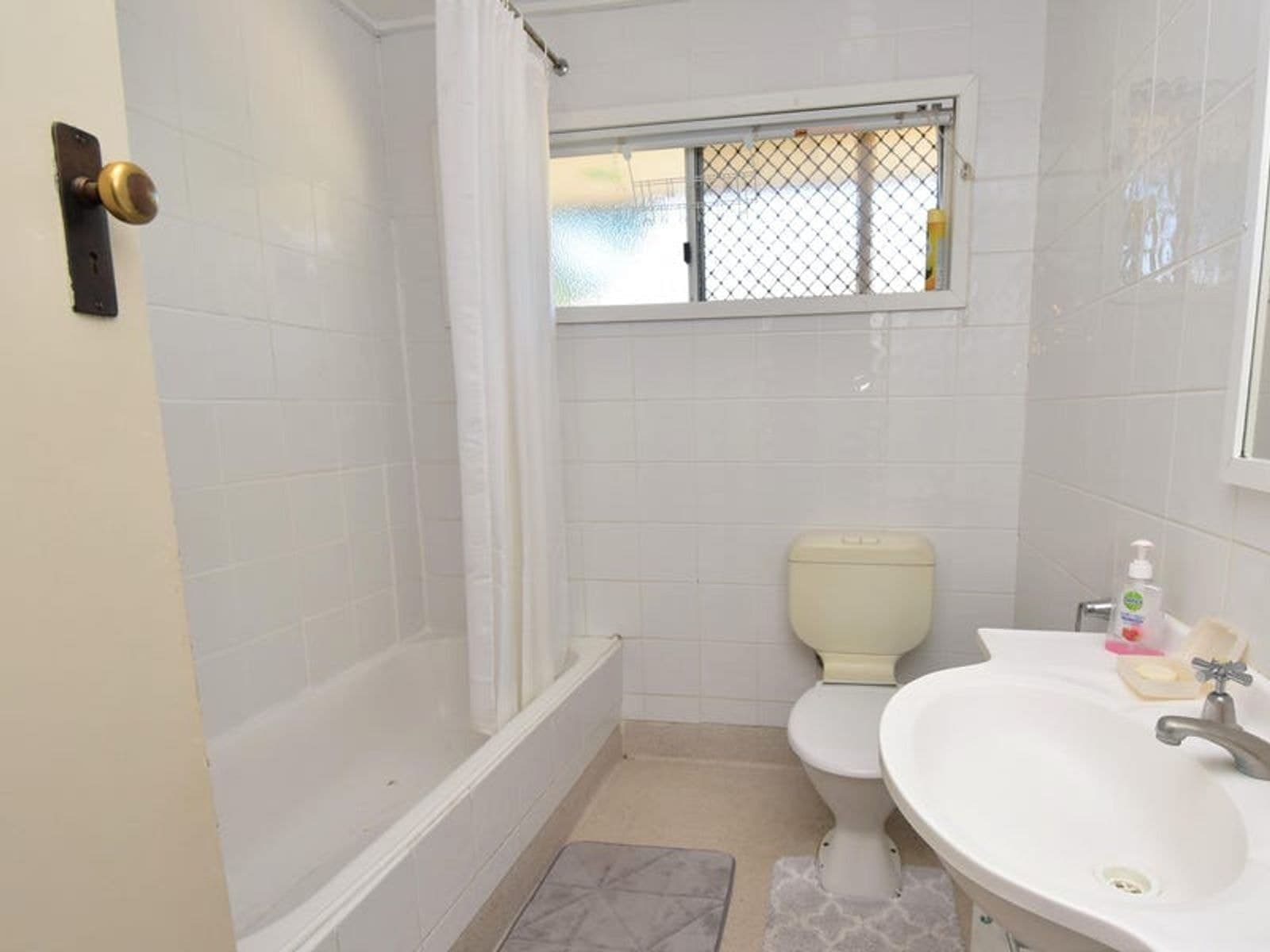 20 Bauhinia Street, Biloela QLD 4715, Biloela - Thumbnail 6