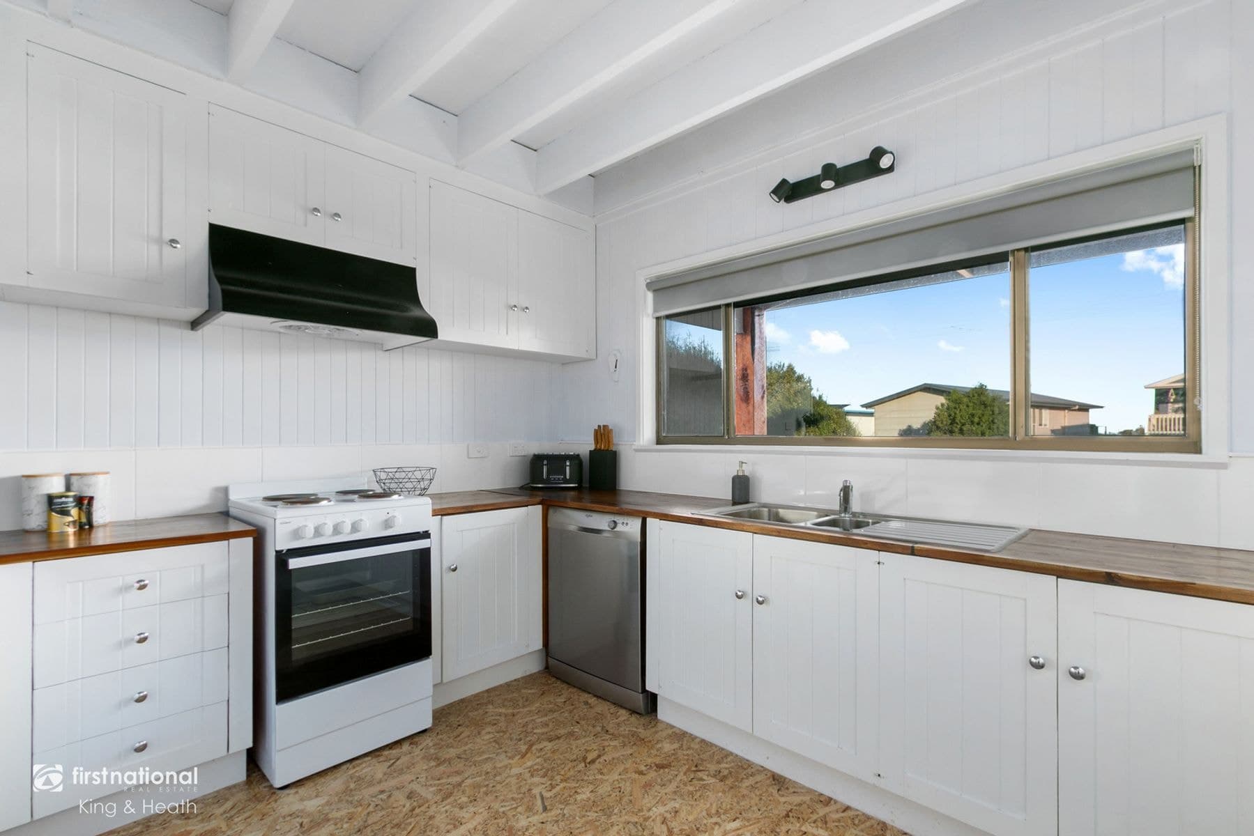 27 Lakeside Drive, Lake Tyers Beach VIC 3909, Lake Tyers Beach - Thumbnail 3