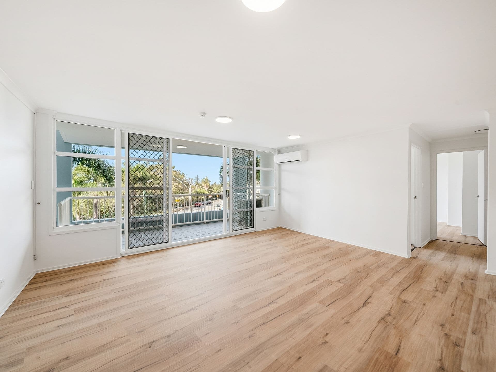 10/77 Marine Parade, Redcliffe, QLD, 4020, Redcliffe - Thumbnail 2