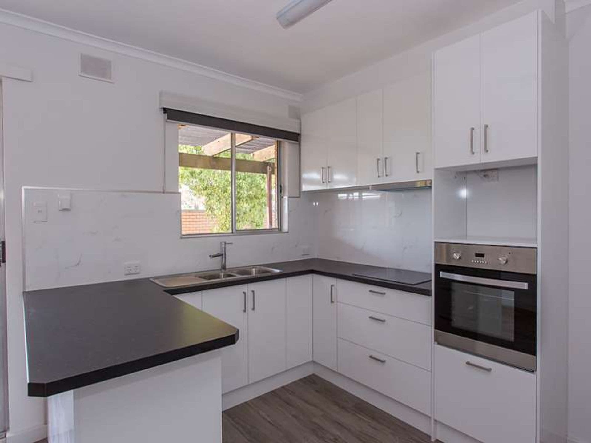 13 Oxford Street, Reynella, SA, 5161, Reynella - Thumbnail 2