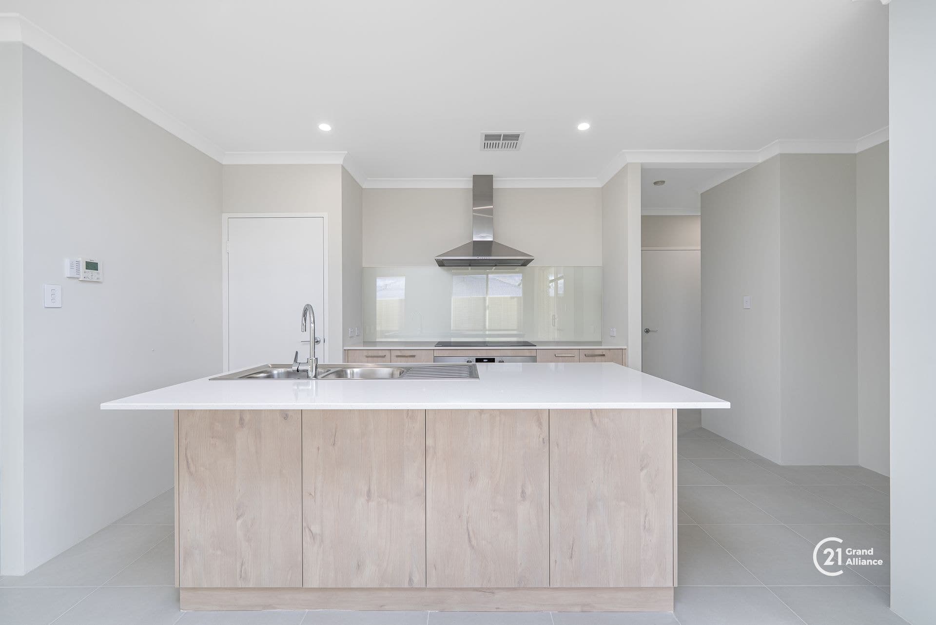 2/280 Lord Street, Perth, WA, 6000, Piara Waters - Thumbnail 3