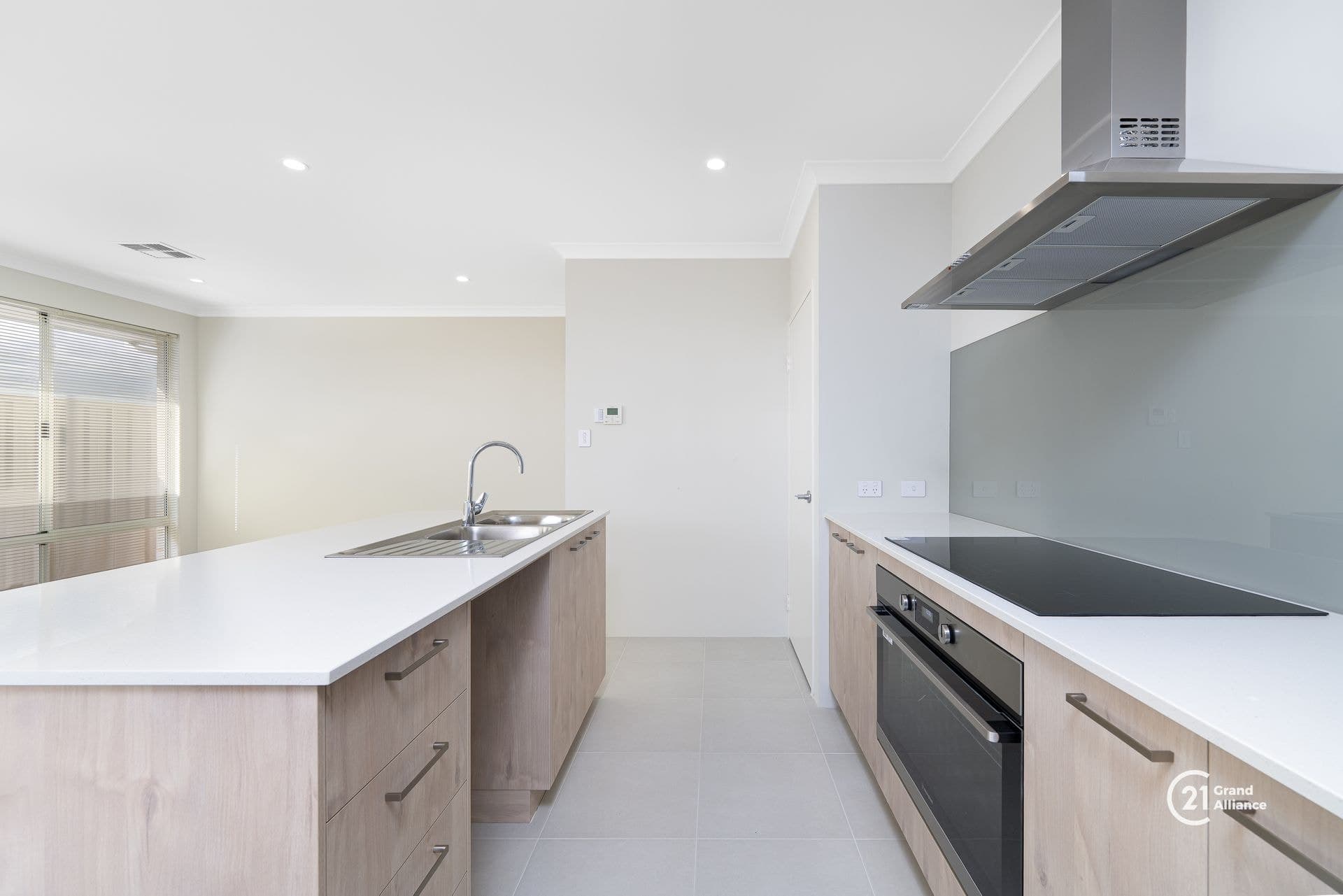 2/280 Lord Street, Perth, WA, 6000, Piara Waters - Thumbnail 4