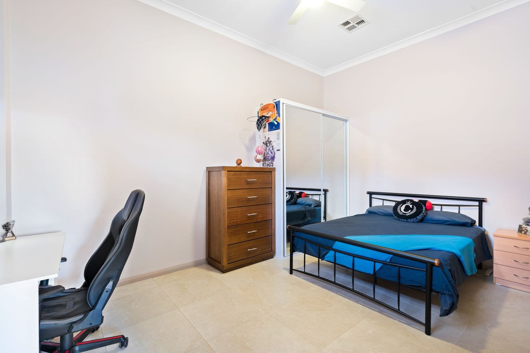 19 Donald Street, Picnic Point NSW 2213, Picnic Point - Thumbnail 8