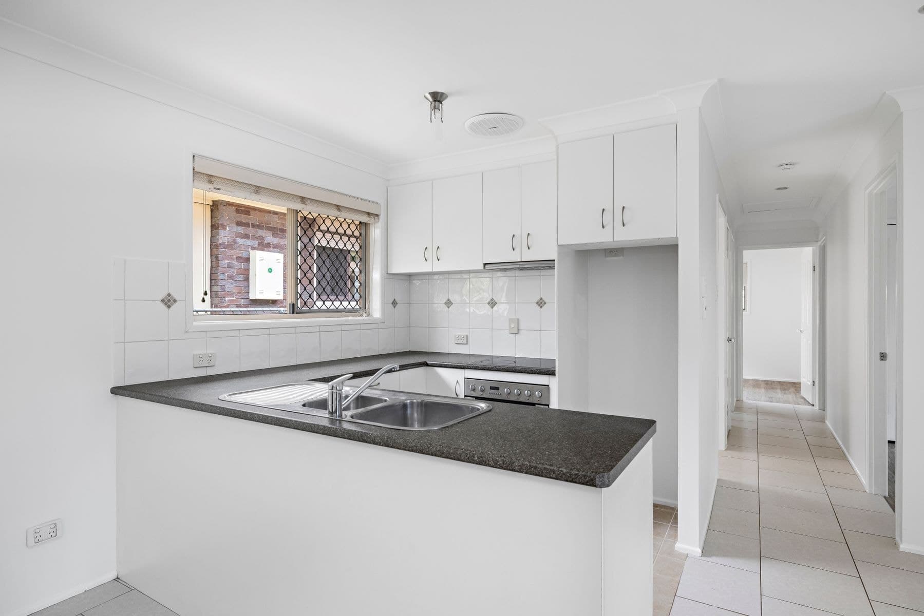 14 Mark Street, Redland Bay QLD 4165, Redland Bay - Thumbnail 6