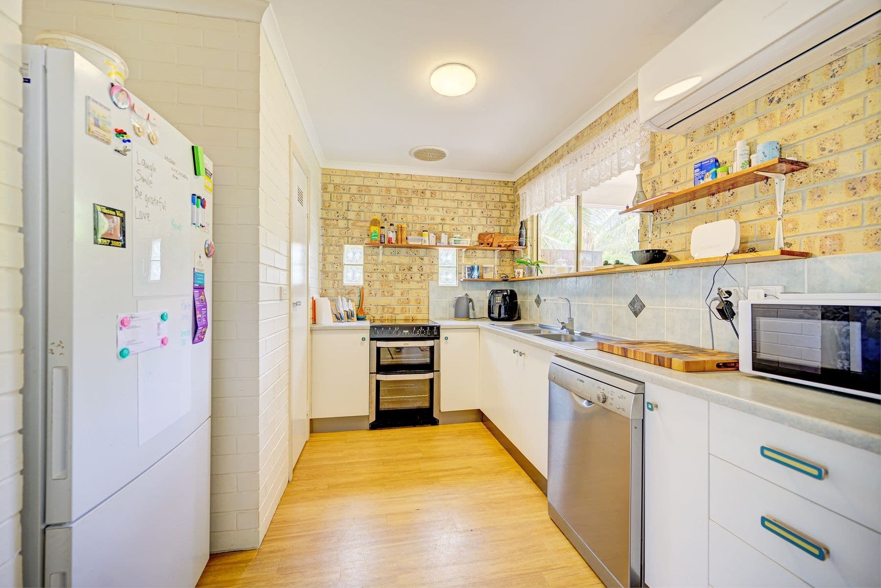 4 Kentia Avenue, Moore Park Beach QLD 4670, Moore Park Beach - Thumbnail 5