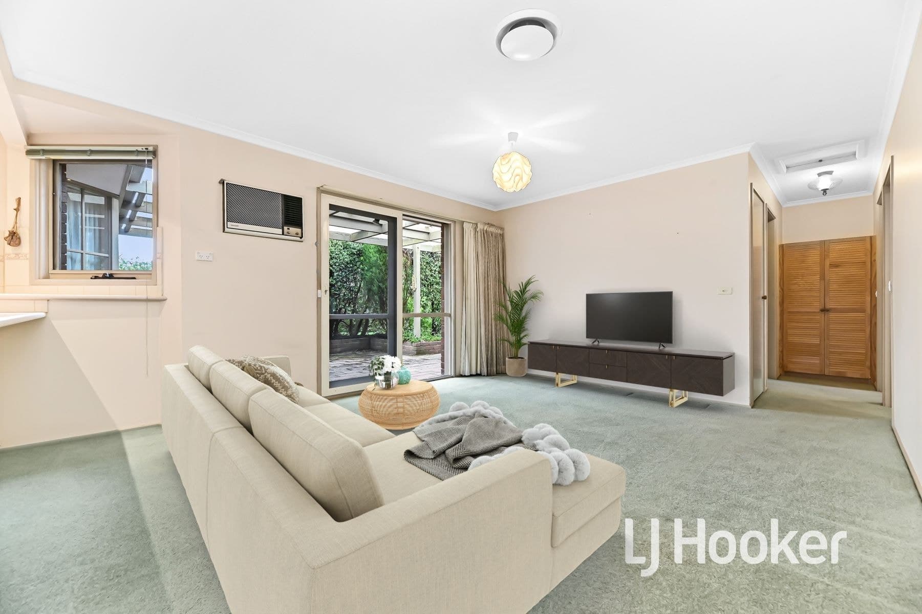 11 Lydia Mary Drive, Berwick VIC 3806, Berwick - Thumbnail 4