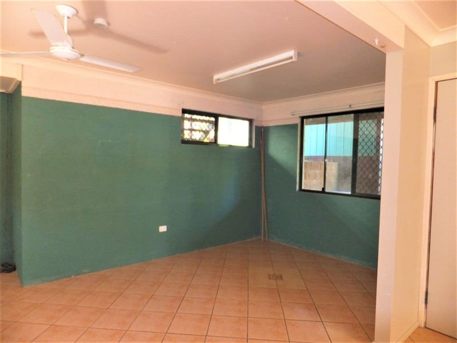 11 TAYLOR STREET, Childers QLD 4660, Childers - Thumbnail 6