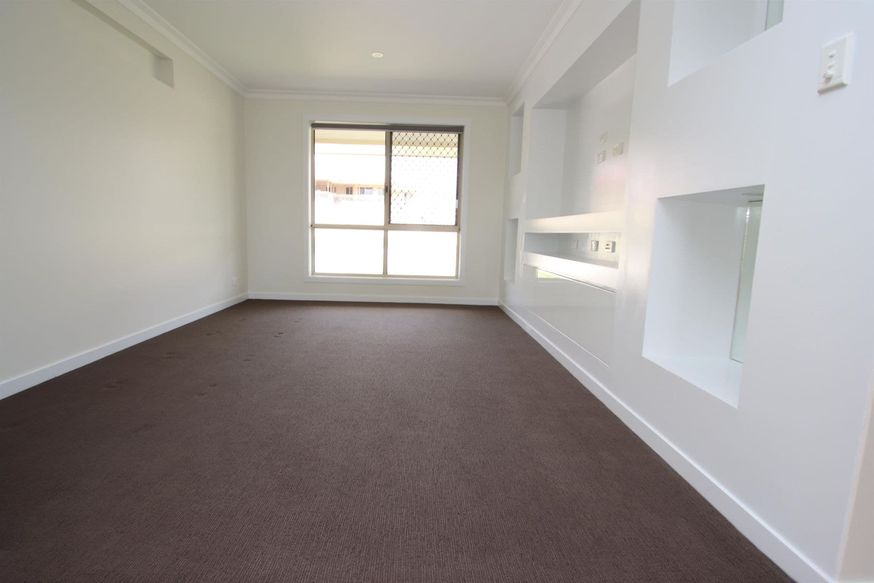 15 Parkes Drive, Tenterfield NSW 2372, Tenterfield - Thumbnail 3