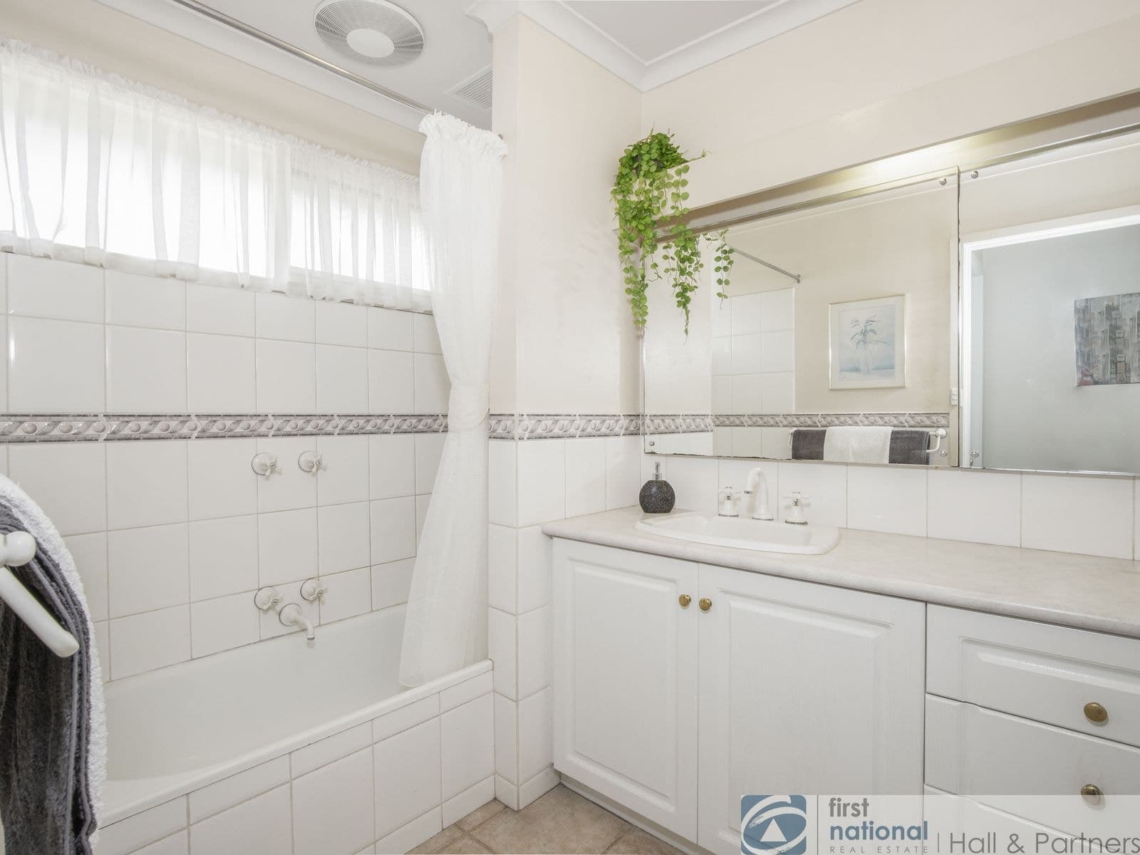 18 Cloverset Avenue, Narre Warren VIC 3805, Narre Warren - Thumbnail 8