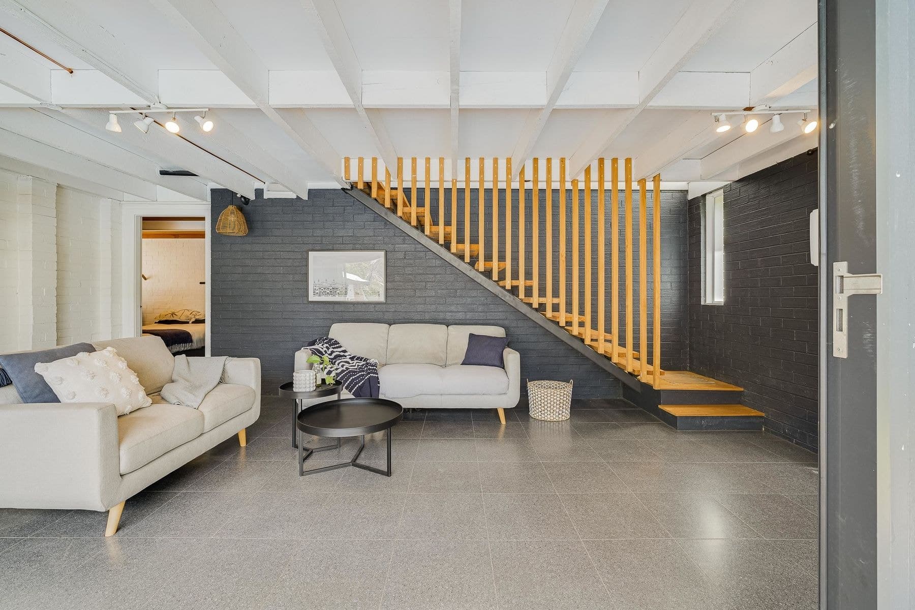 63 Ocean View Parade, Charlestown NSW 2290, Charlestown - Thumbnail 2