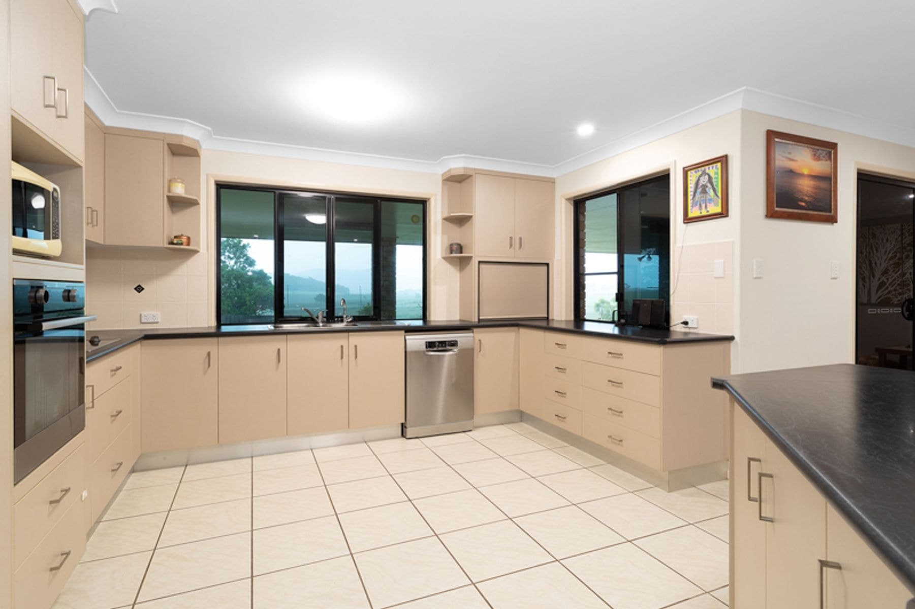 929 Grasstree Road, Sarina Beach QLD 4737, Sarina Beach - Thumbnail 4
