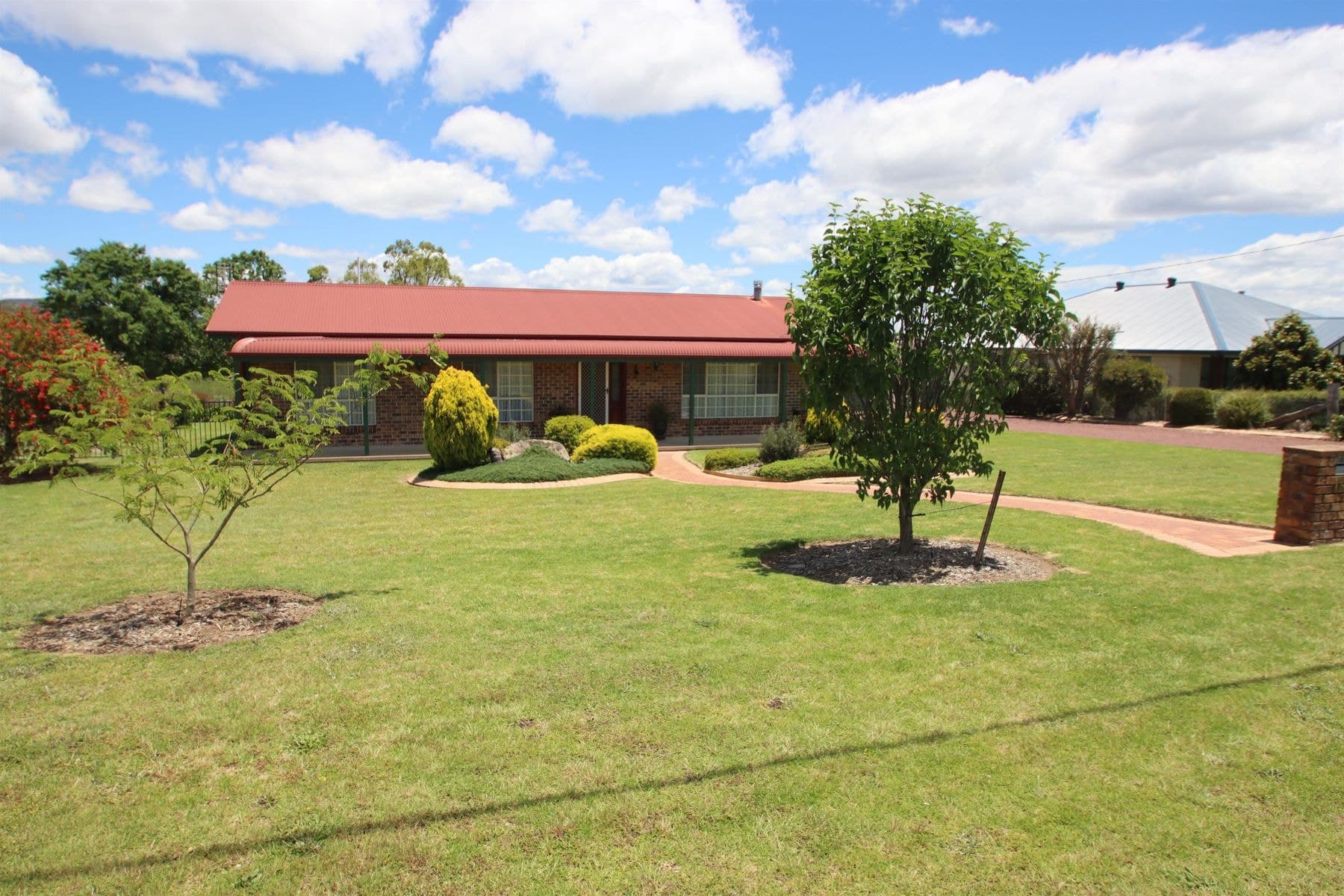 192 East Street, Tenterfield NSW 2372, Tenterfield - Image 1