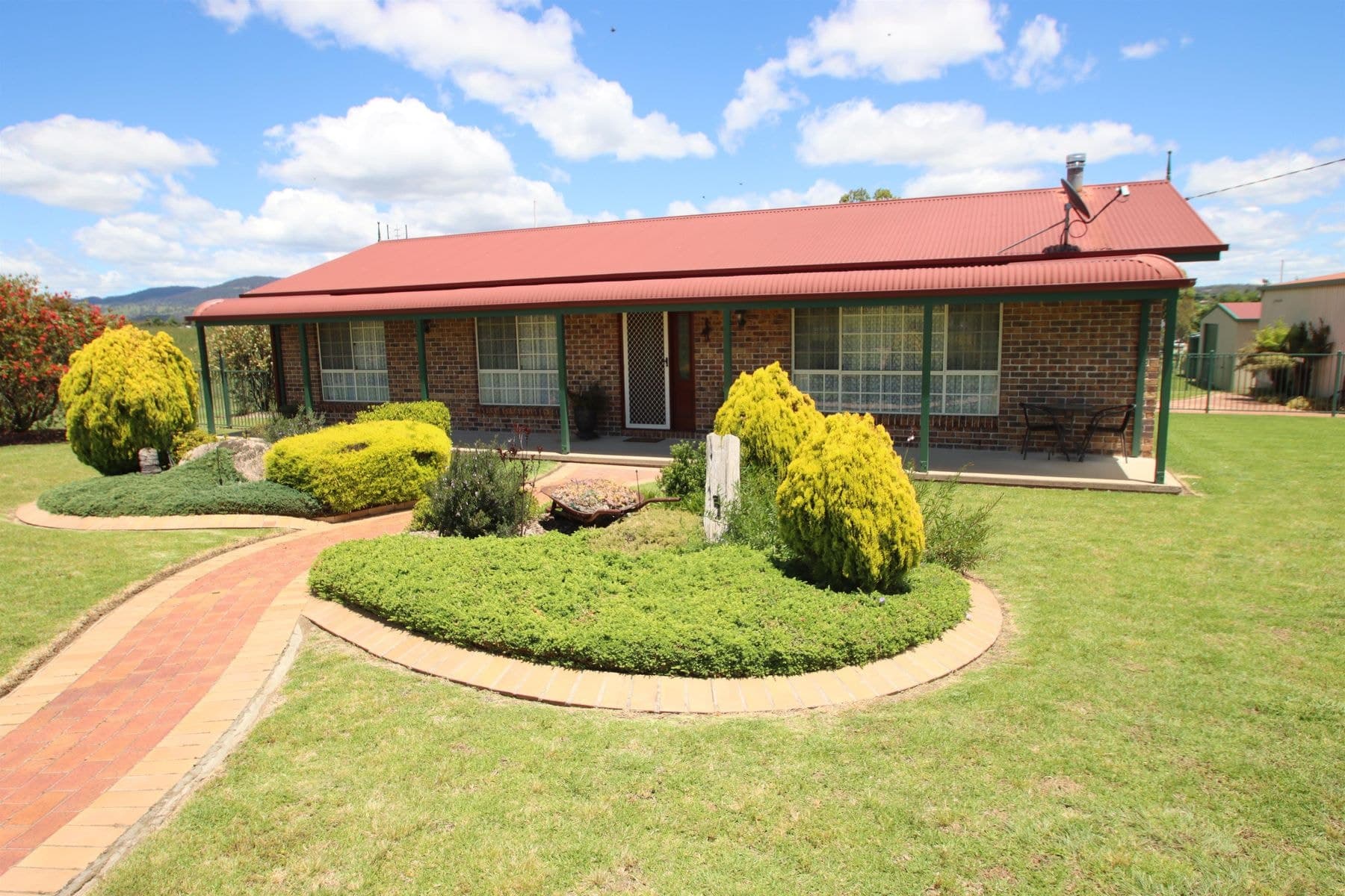192 East Street, Tenterfield NSW 2372, Tenterfield - Thumbnail 2