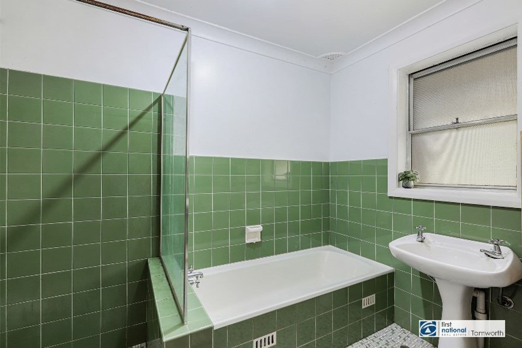 49 Hall Street, Tamworth NSW 2340, Tamworth - Thumbnail 4
