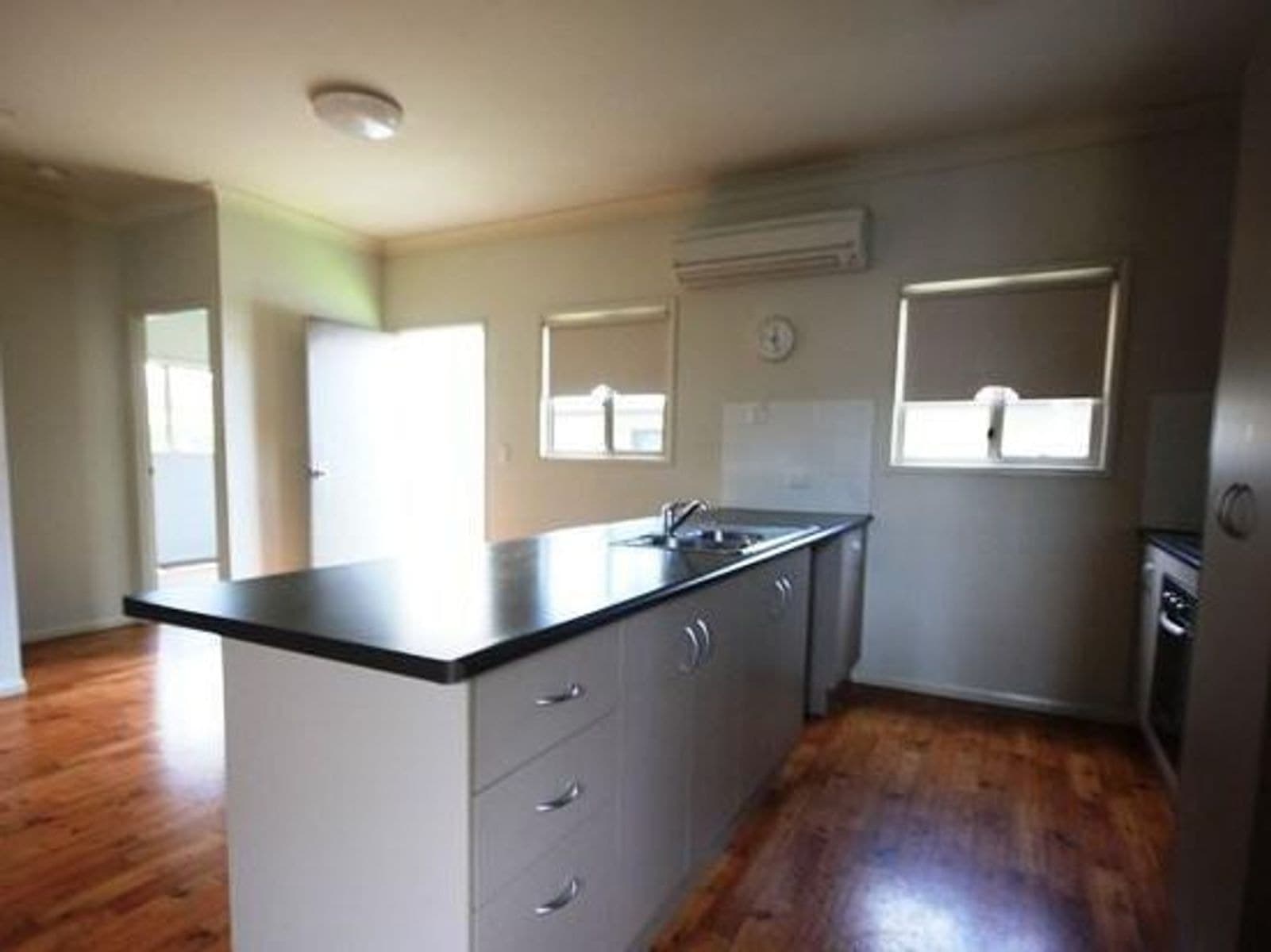 27 Vincent Street, South Mackay QLD 4740, South Mackay - Thumbnail 2