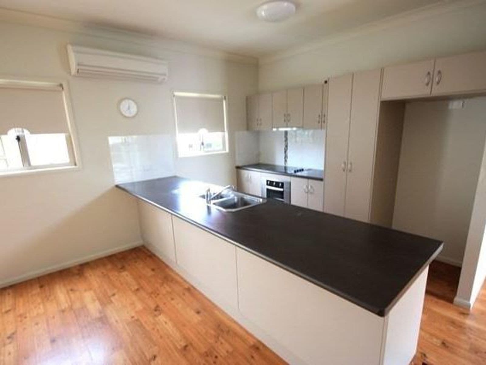 27 Vincent Street, South Mackay QLD 4740, South Mackay - Thumbnail 4