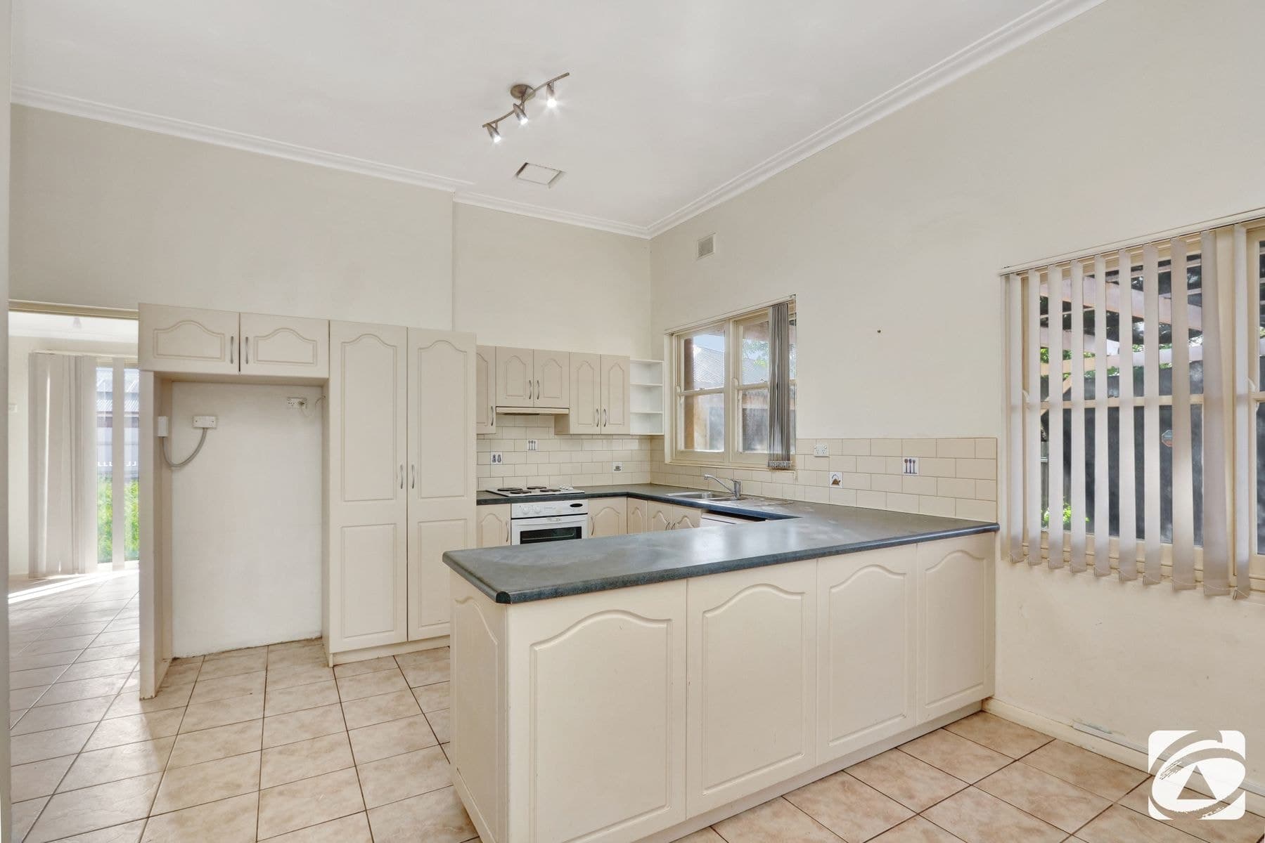 367 Zebina Street, Broken Hill NSW 2880, Broken Hill - Thumbnail 2