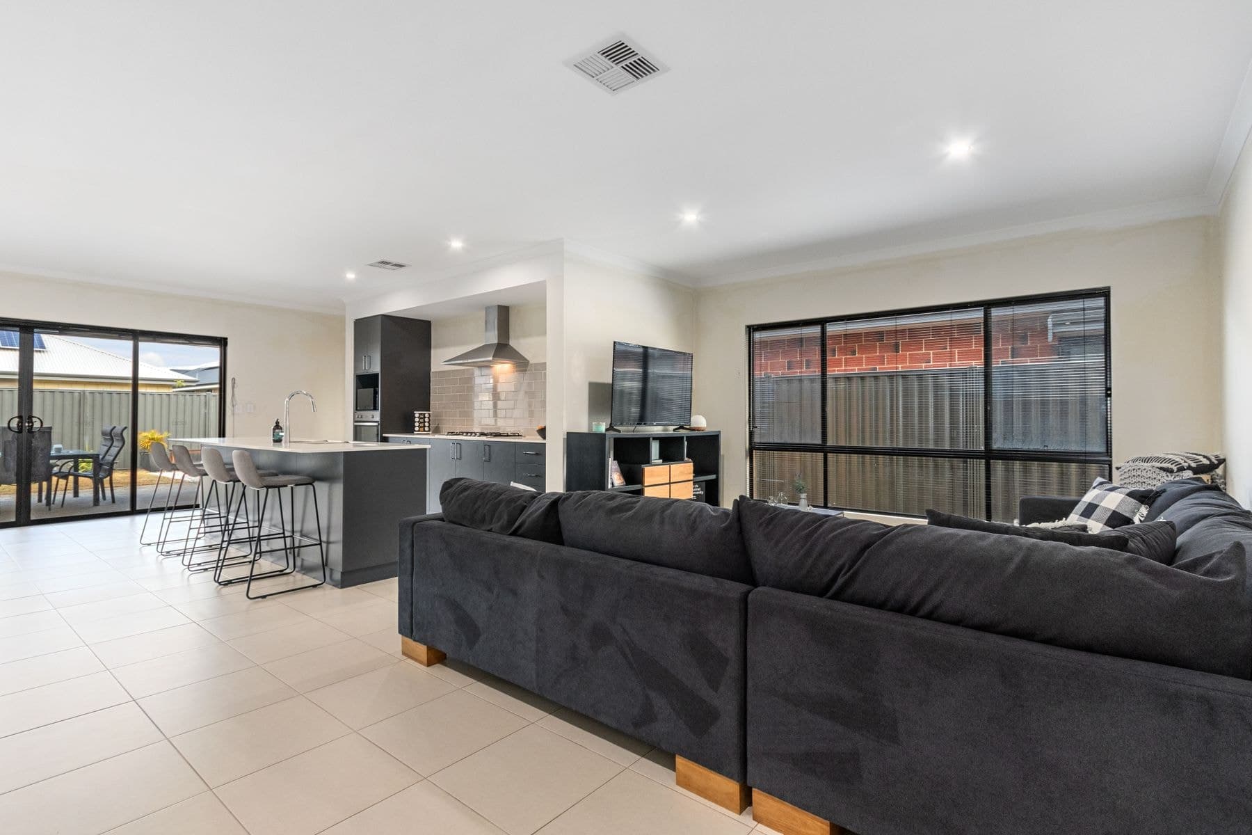 7 Daisy Street, Piara Waters WA 6112, Piara Waters - Thumbnail 5