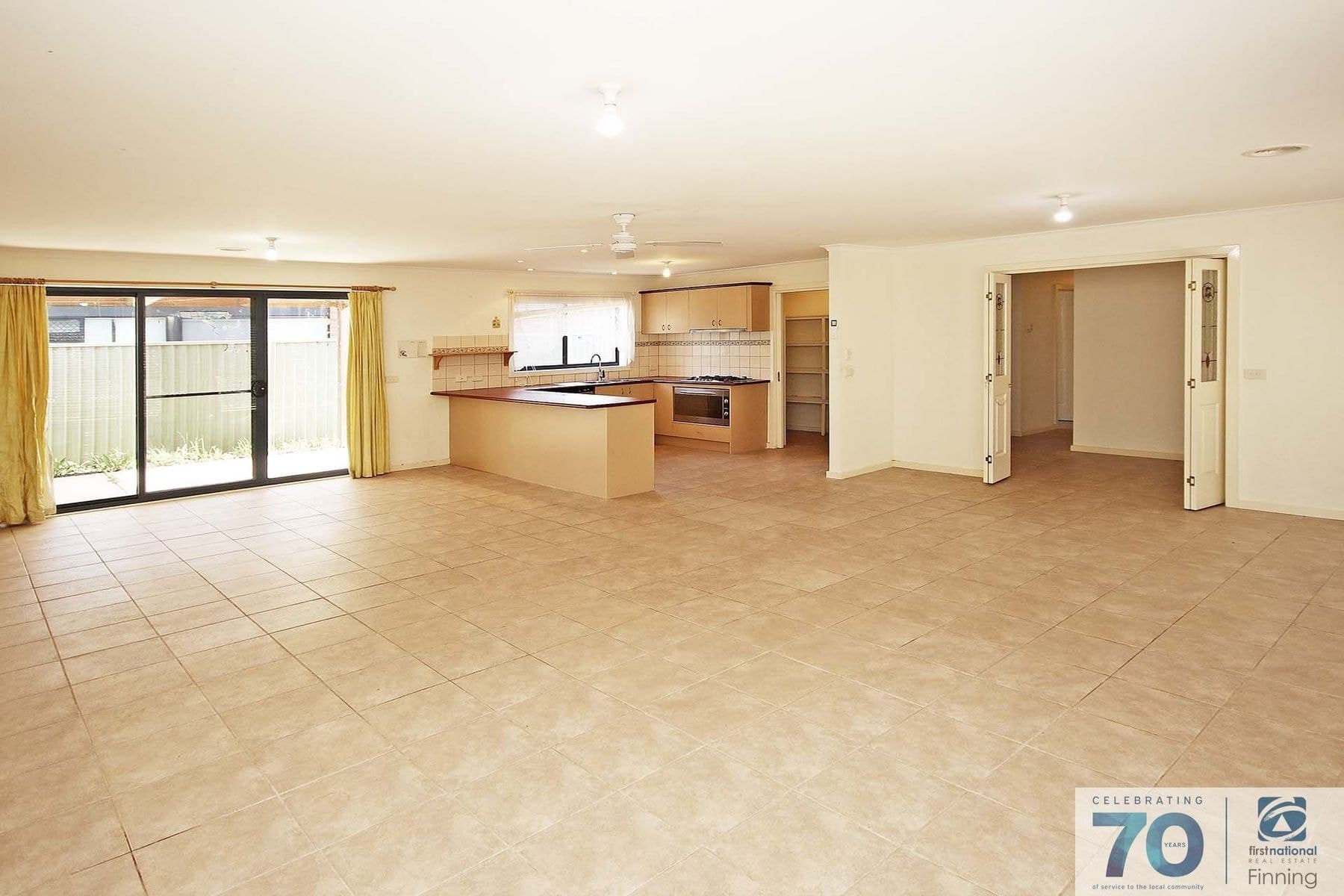 14 Woodhenge Close, Cranbourne East VIC 3977, Cranbourne East - Thumbnail 6