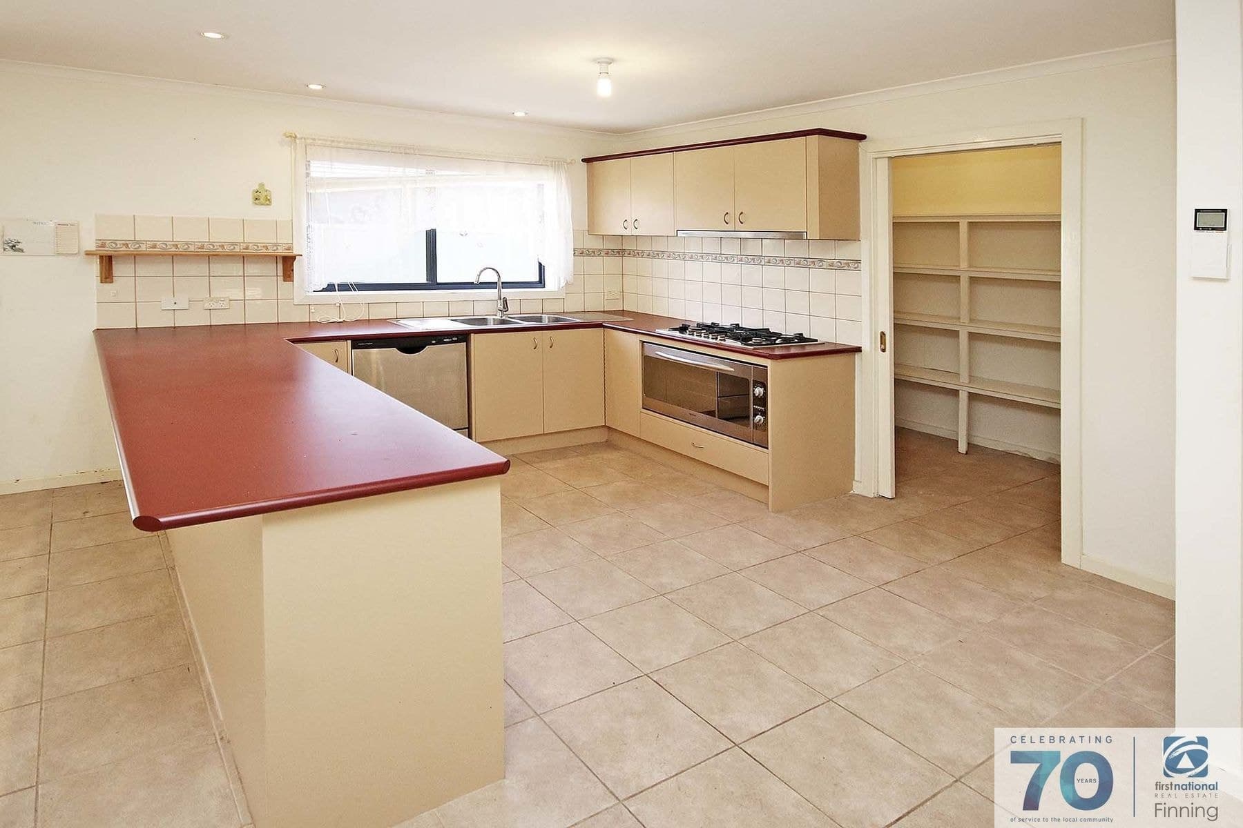 14 Woodhenge Close, Cranbourne East VIC 3977, Cranbourne East - Thumbnail 7