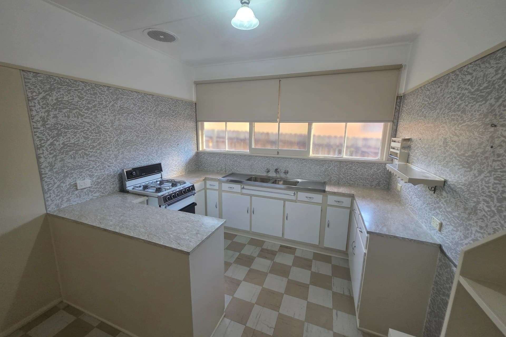 24 Railway Terrace, Granville, Granville - Thumbnail 3