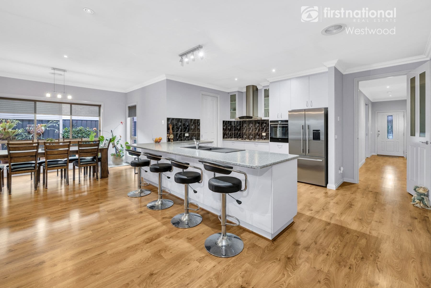 3 Stroud Glen, Tarneit VIC 3029, Tarneit - Thumbnail 2