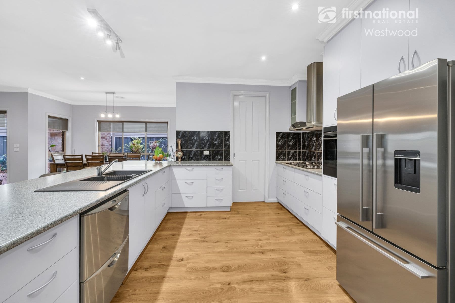 3 Stroud Glen, Tarneit VIC 3029, Tarneit - Thumbnail 3