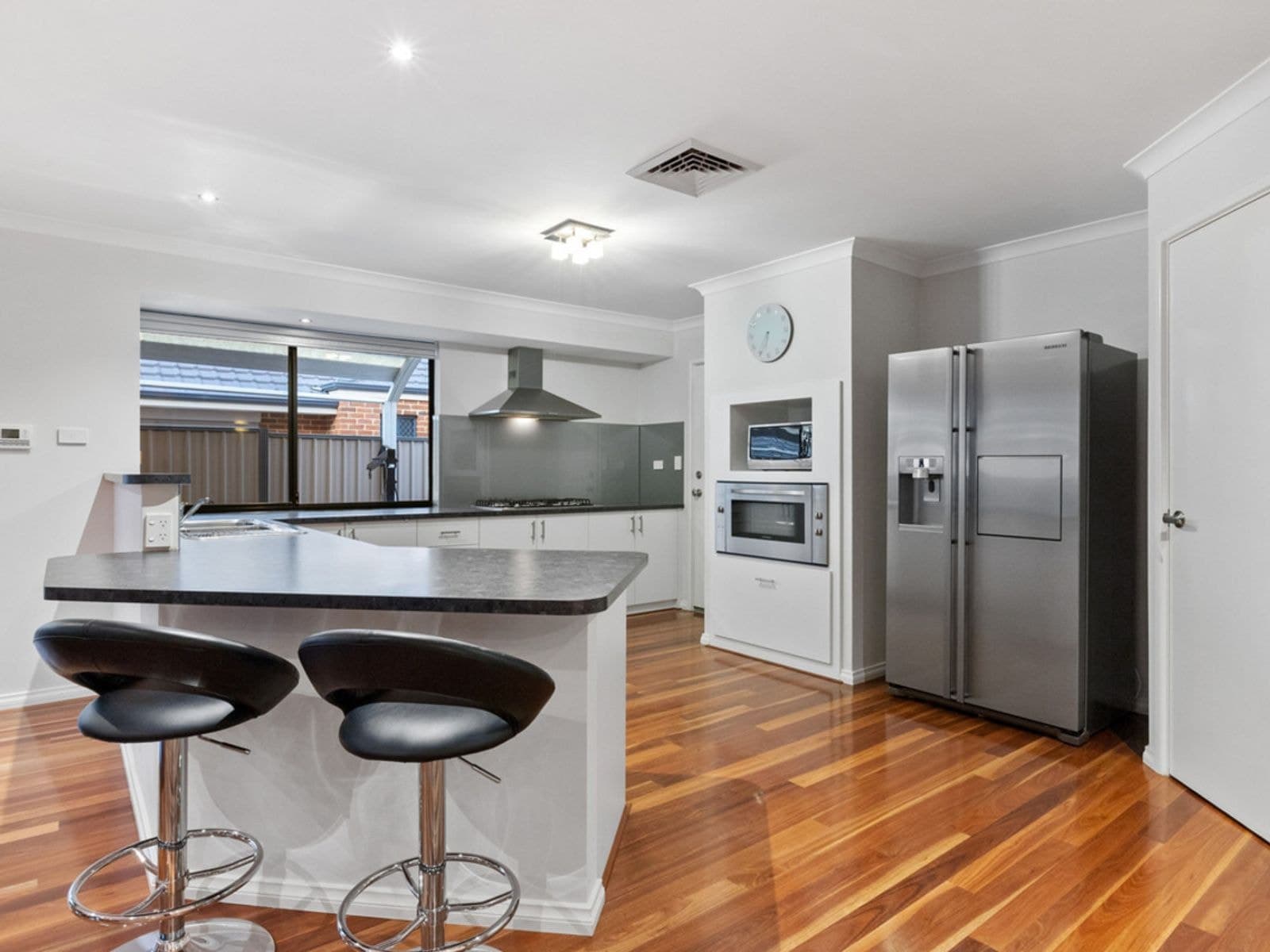 15 Dortmund Gardens, Piara Waters WA 6112, Piara Waters - Thumbnail 2
