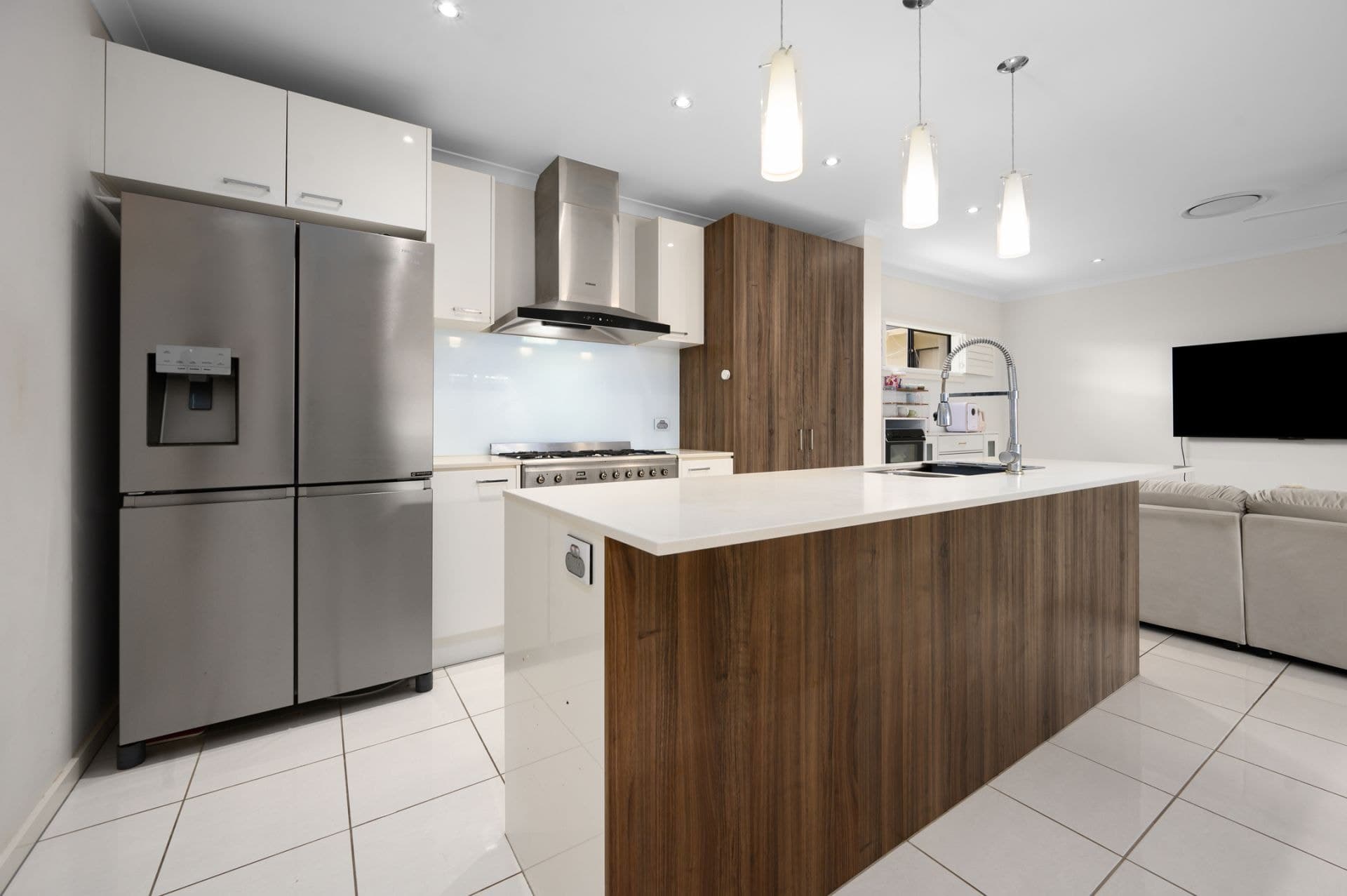 32 Azure Way, Hope Island QLD 4212, Hope Island - Thumbnail 2