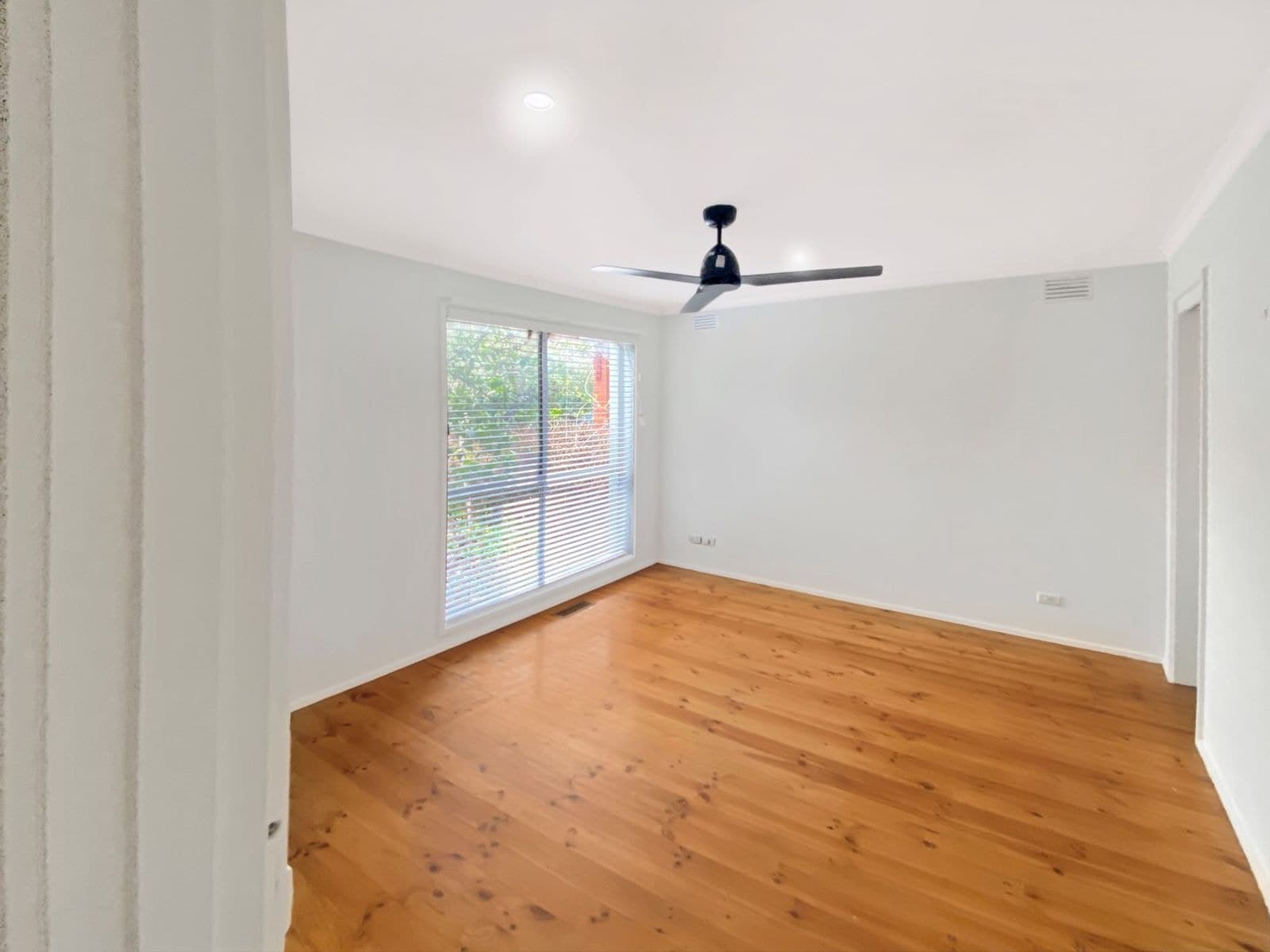 39 Centenary Avenue, Melton VIC 3337, Melton - Thumbnail 4