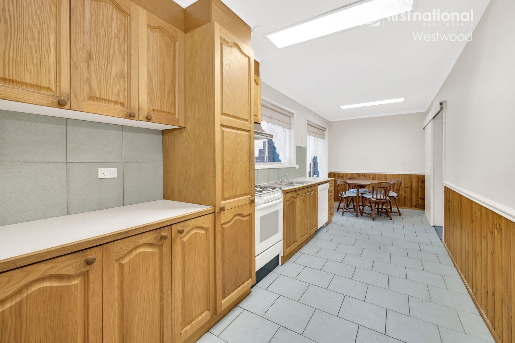 33 North Gateway, Wyndham Vale VIC 3024, Wyndham Vale - Thumbnail 2