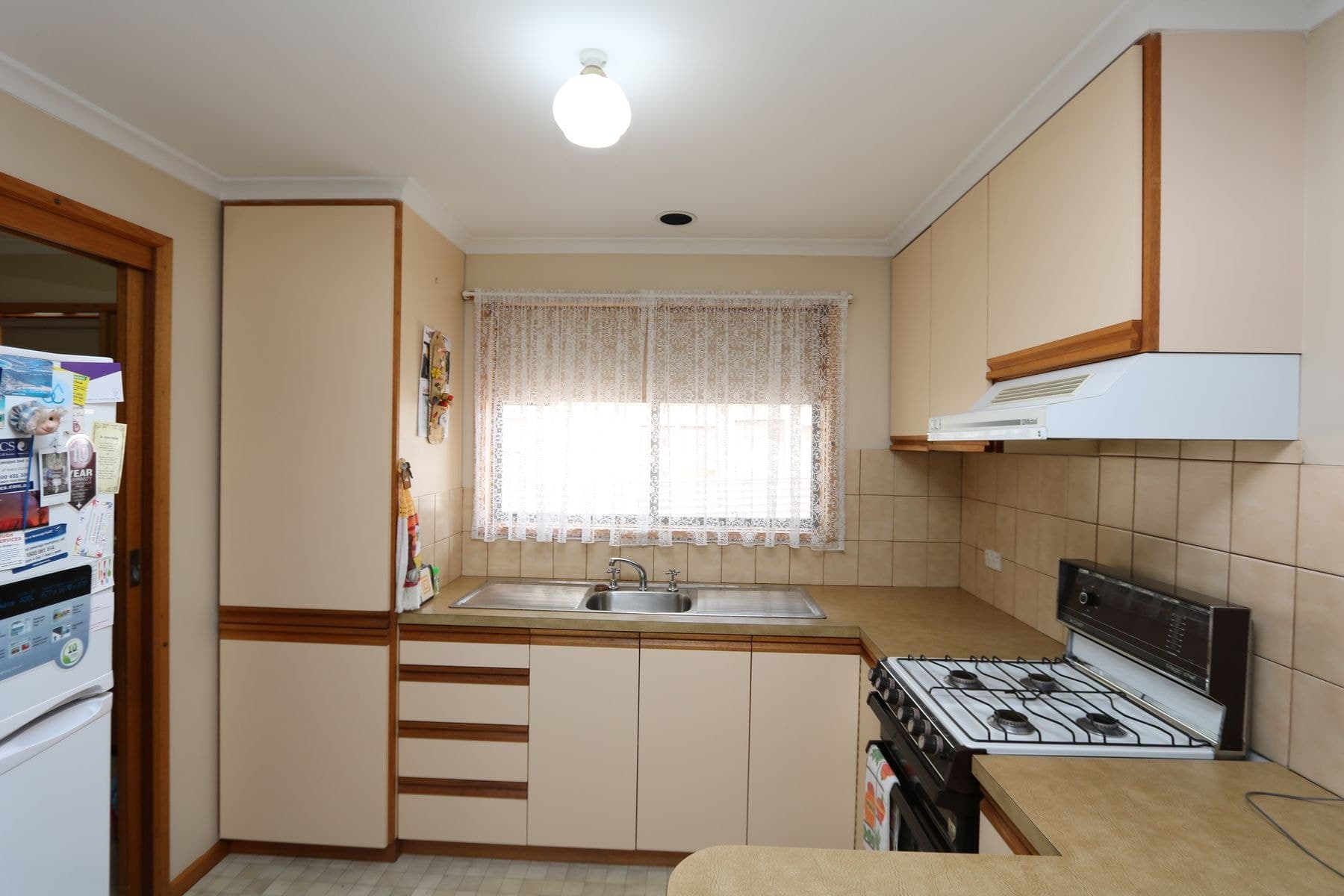 2/99 Clarendon Street, Maryborough VIC 3465, Maryborough - Thumbnail 2