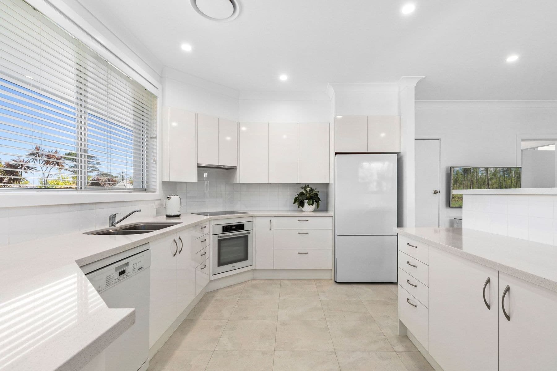 3 Seeana Place, Belrose NSW 2085, Belrose - Thumbnail 2