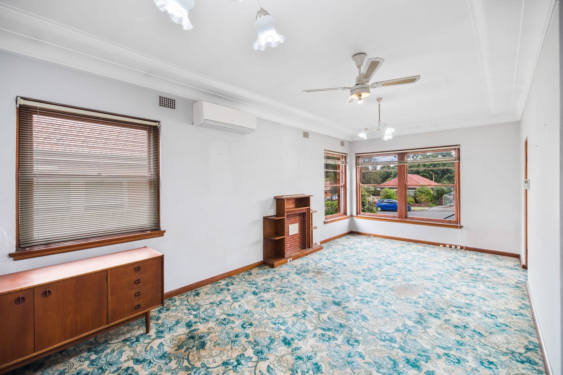 31 Allambee Crescent, Beverly Hills NSW 2209, Beverly Hills - Thumbnail 2
