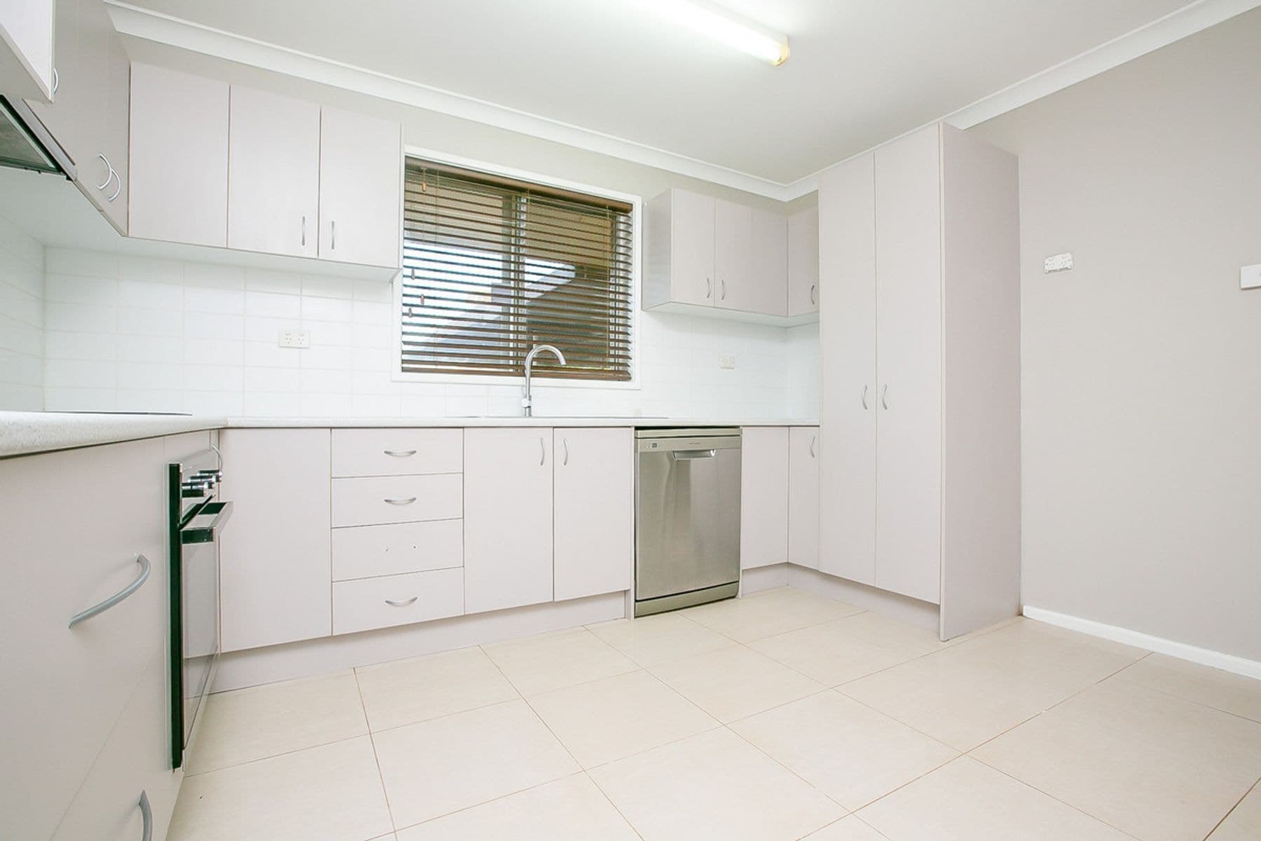 71 Limpet Crescent, South Hedland WA 6722, South Hedland - Thumbnail 2