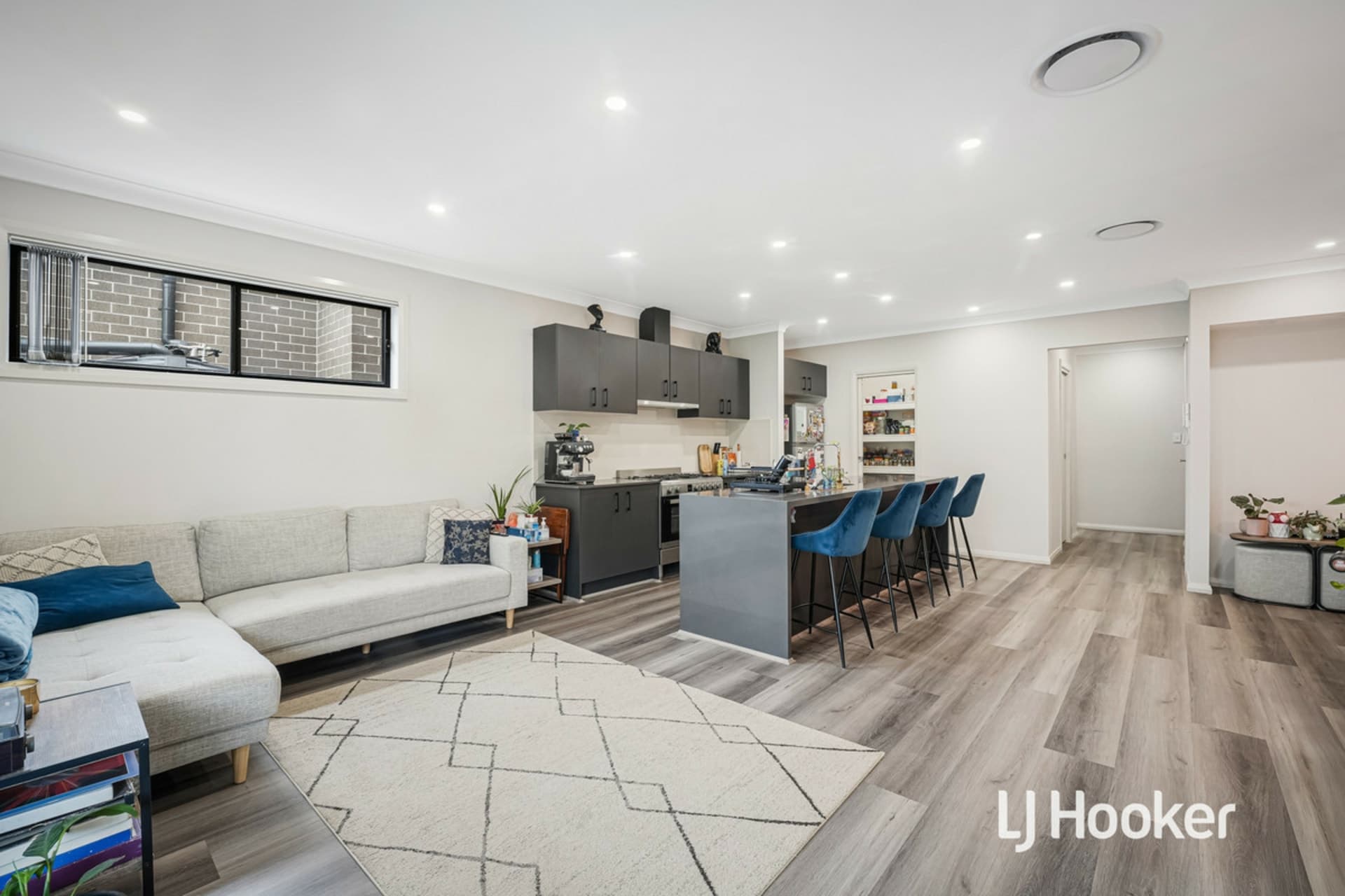 14 Cruikshank Crescent, Riverstone, Riverstone - Thumbnail 3