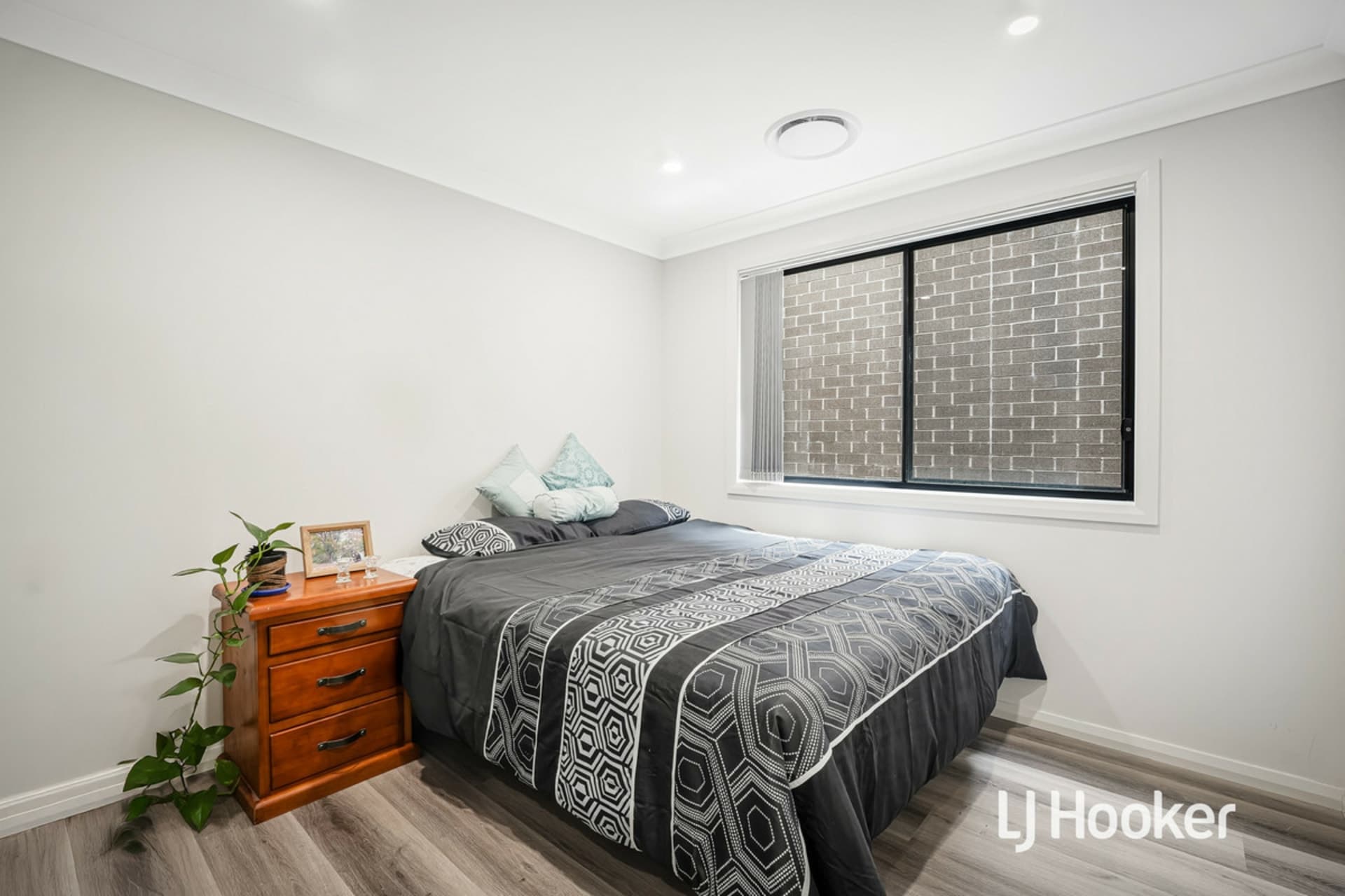 14 Cruikshank Crescent, Riverstone, Riverstone - Thumbnail 6