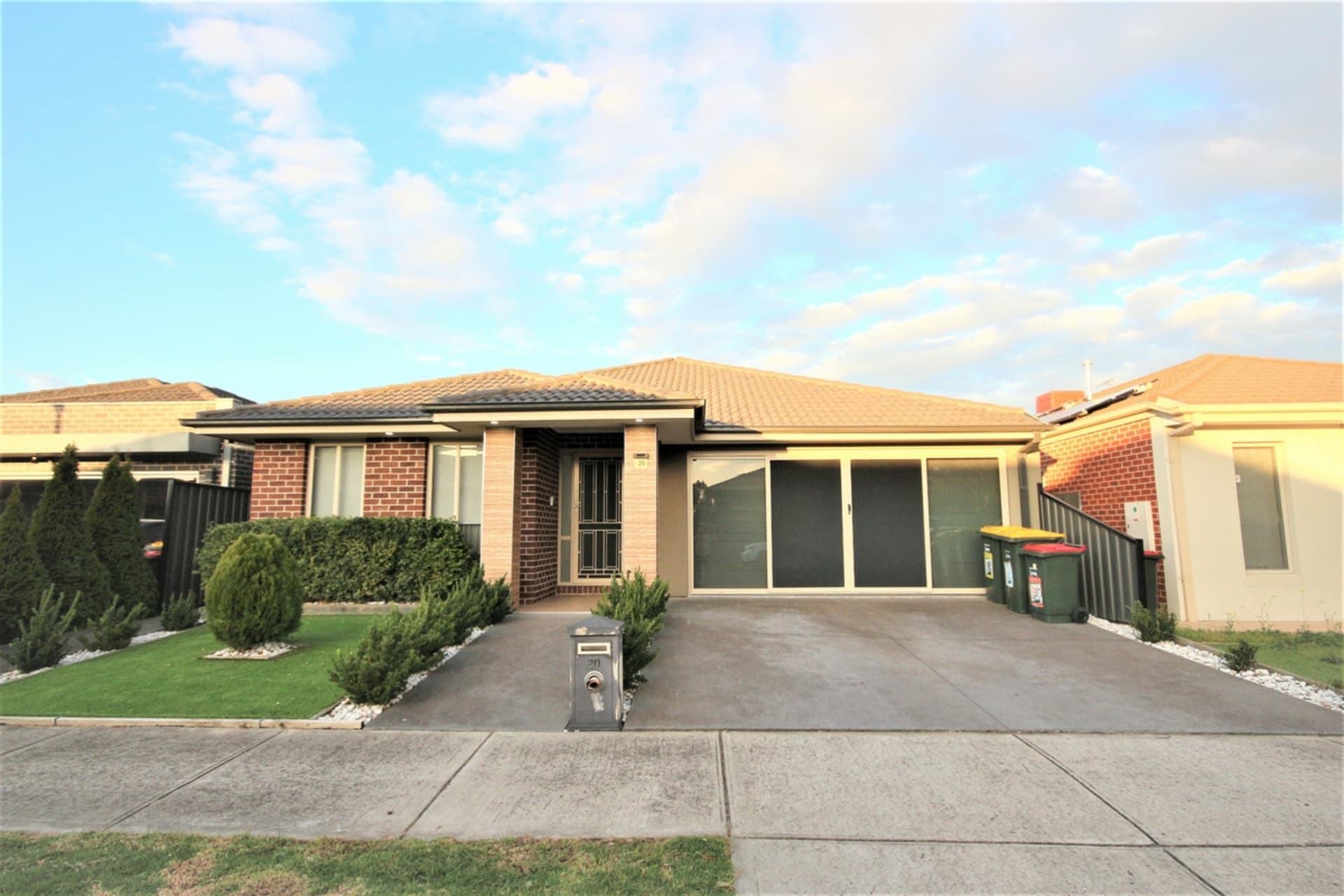 20 Biltmore Crescent, Roxburgh Park, Roxburgh Park - Thumbnail 2